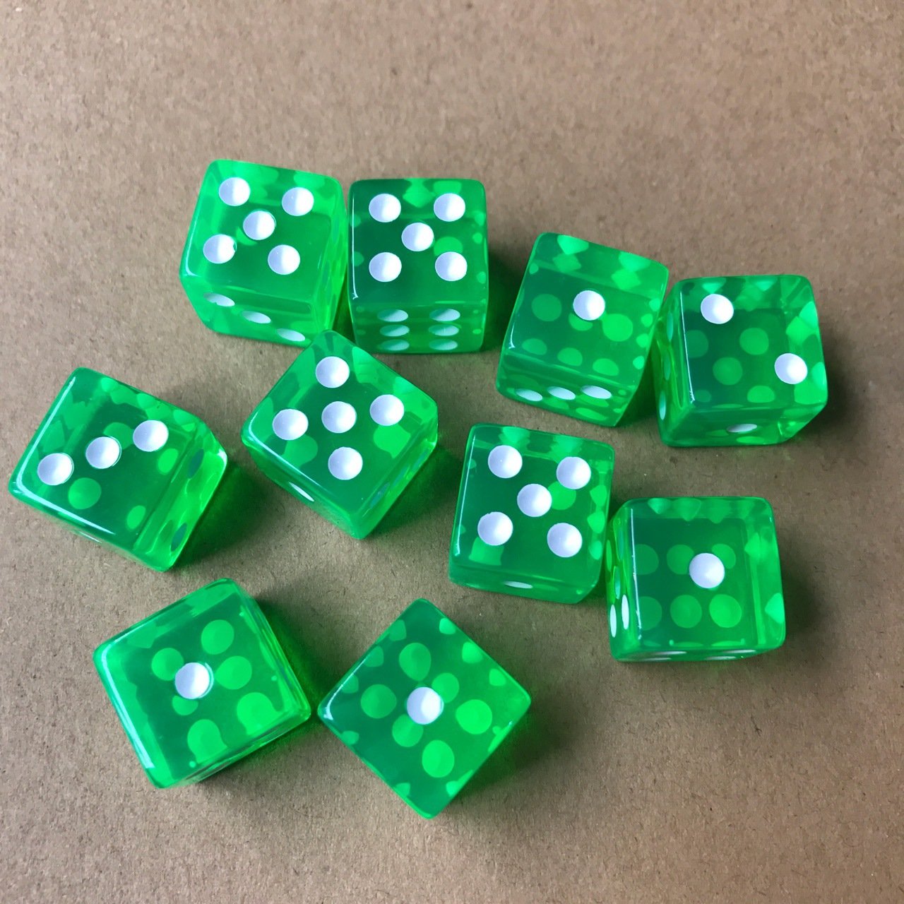 Transparent dice solid color entertainment game dice 16mm square corner acrylic dice wholesale