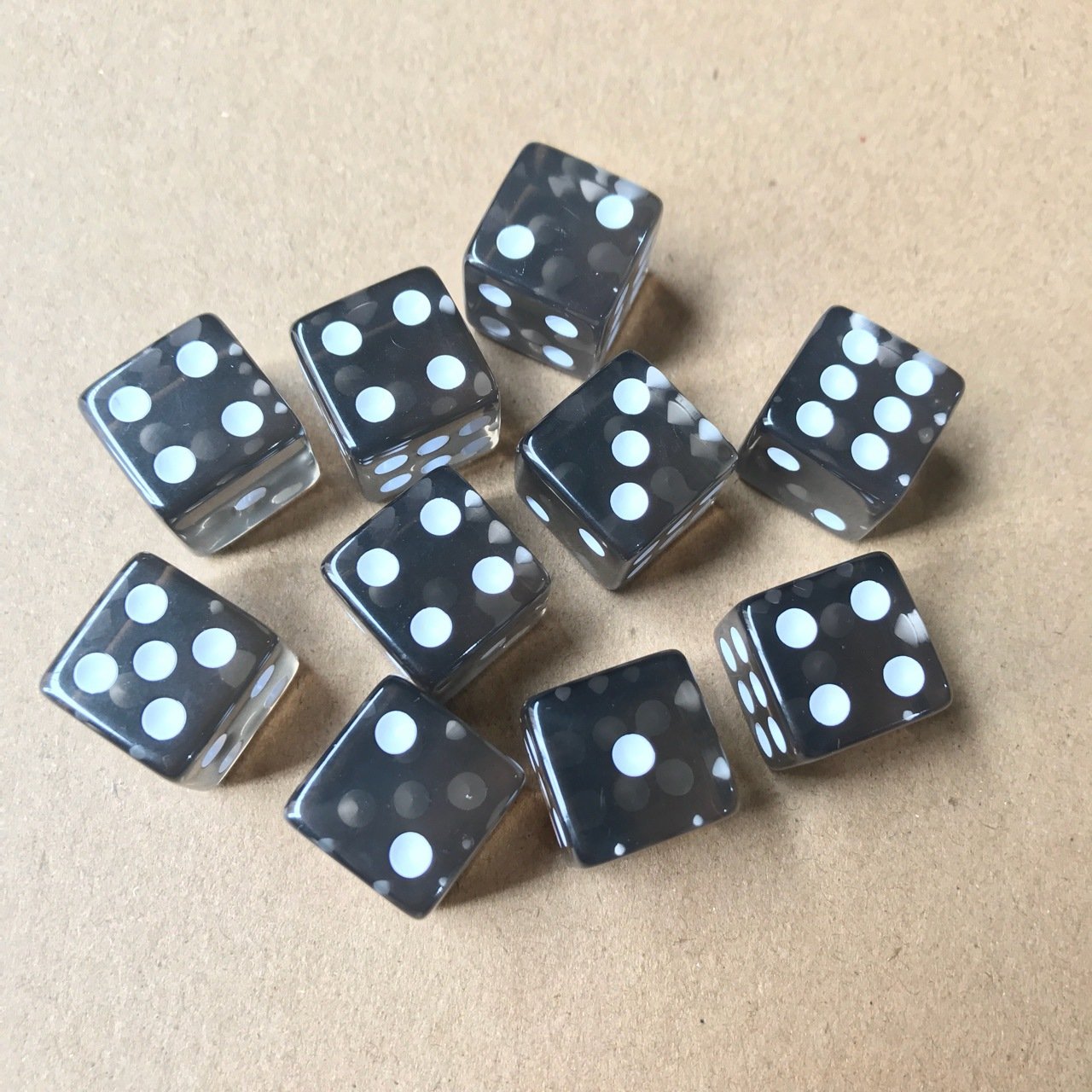 Transparent dice solid color entertainment game dice 16mm square corner acrylic dice wholesale