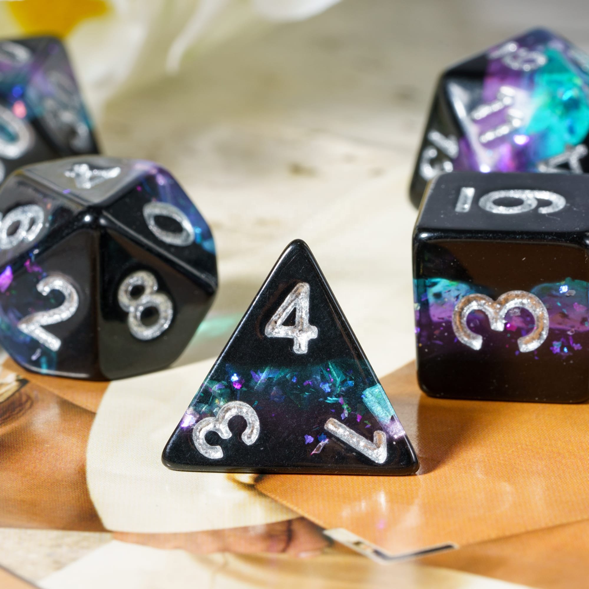 Udixi custom Layered Glitter Dice Dungeons and Dragons DND role-playing game RPG board game resin Dice Set