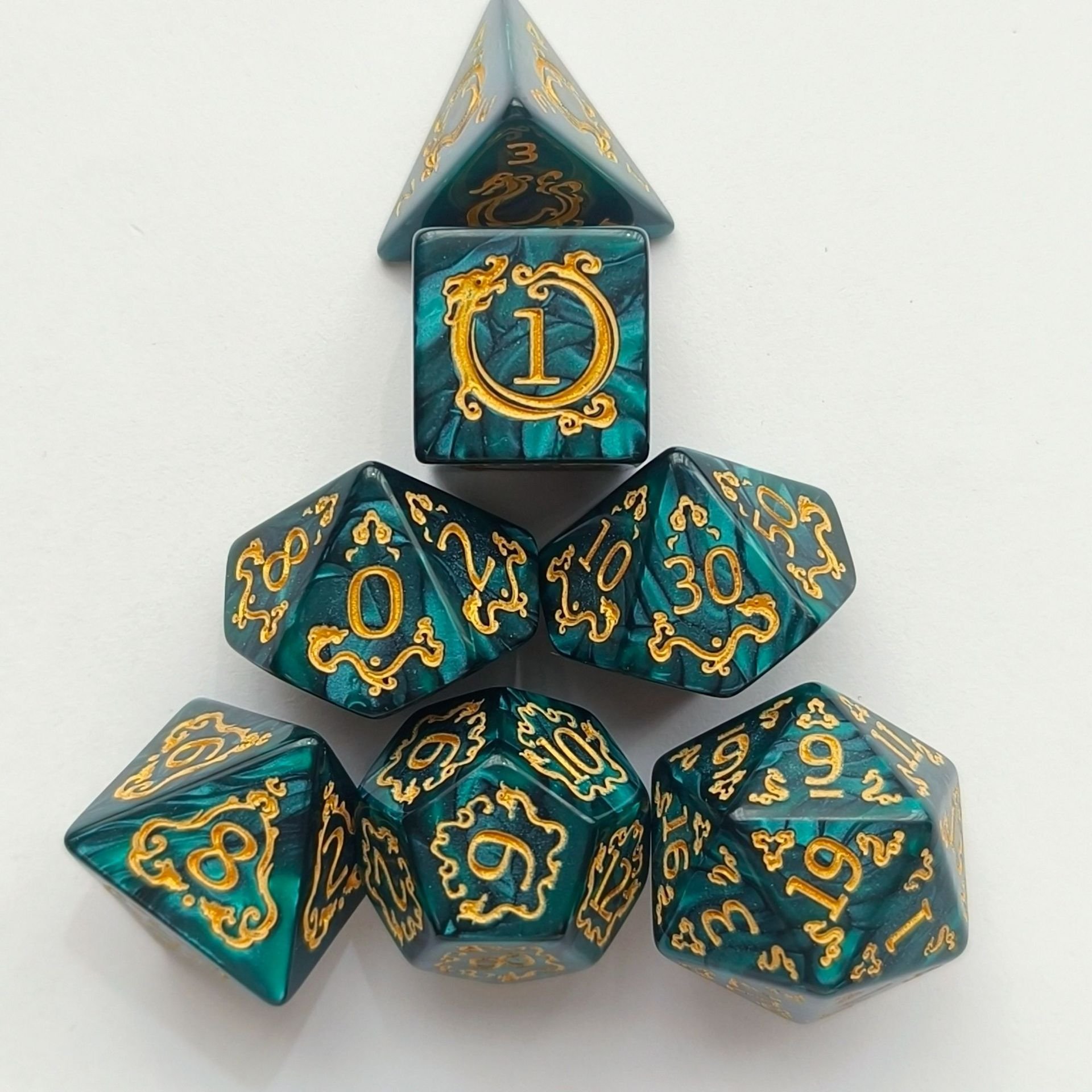 2024 new dragon pattern acrylic resin dice set polyhedral dice for table role playing D&D games