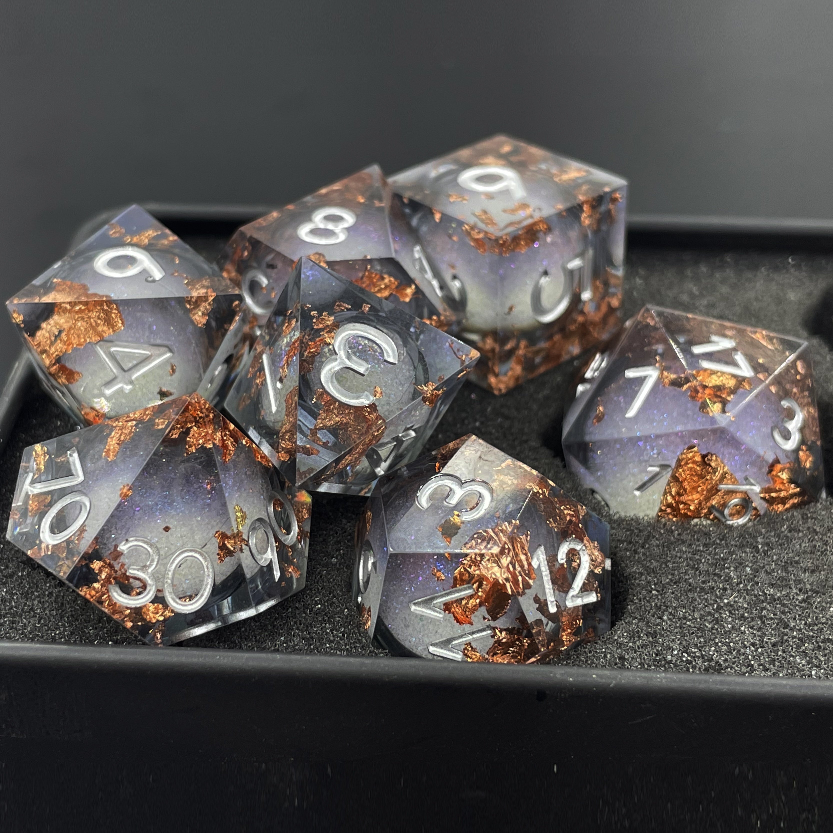 Liquid Core Dice D20 Sharp Edge Polyhedron Resin Dice for D&D Dungeons & Dragons for Table Game Dice