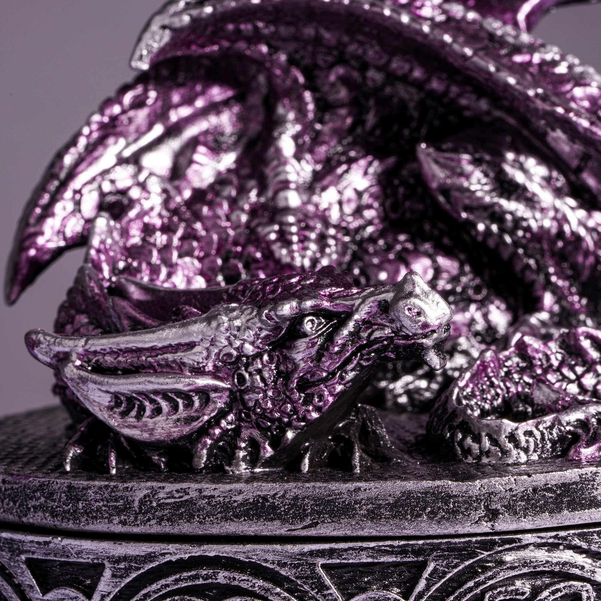 Udixi Retro Dragon Resin RPG Dungeons and Dragons d&d custom made Dice Box Dice Case packaging