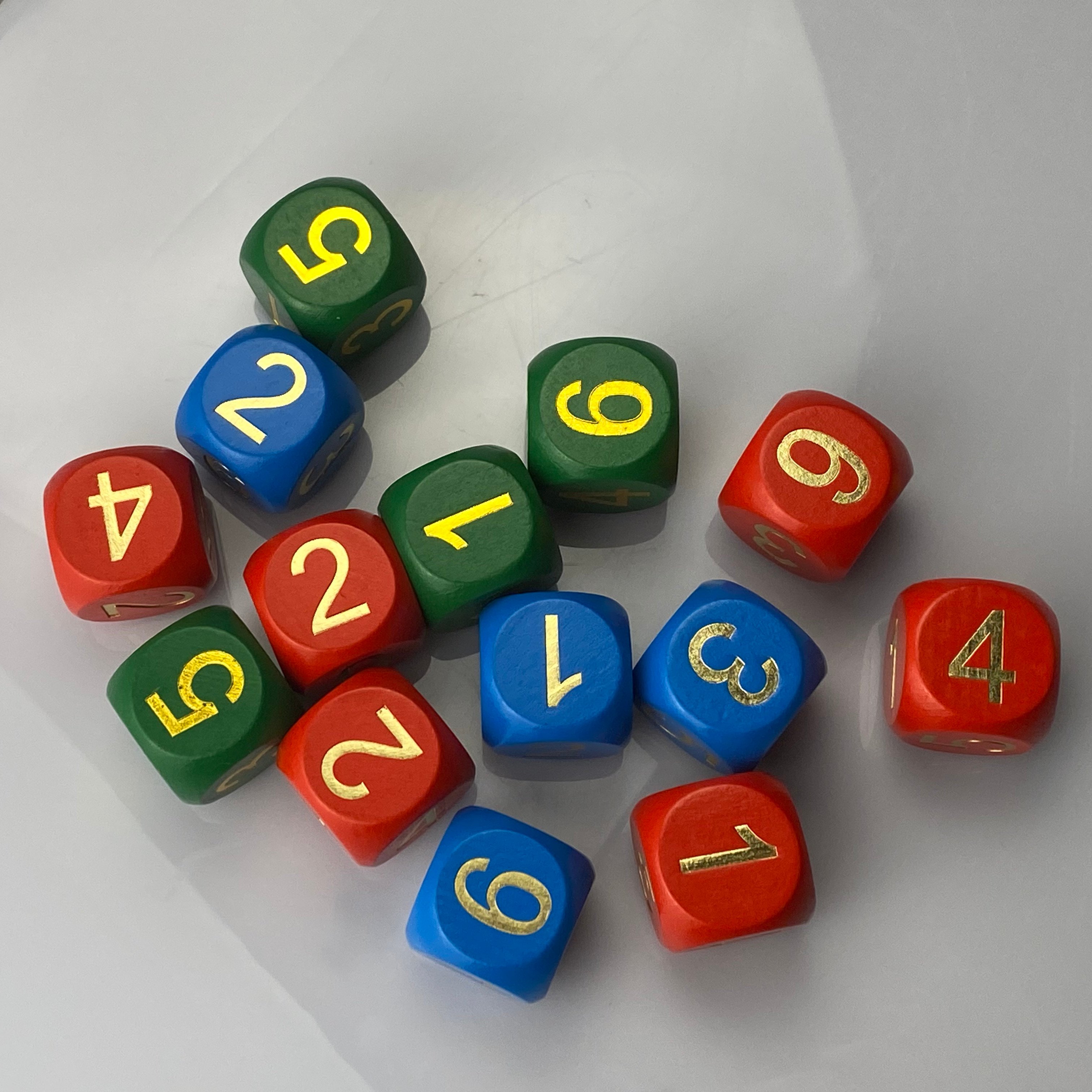 Custom hot stamping wholesale 1-9 cm Wooden Number Dices for Kids & School Use Custom Logo for Games