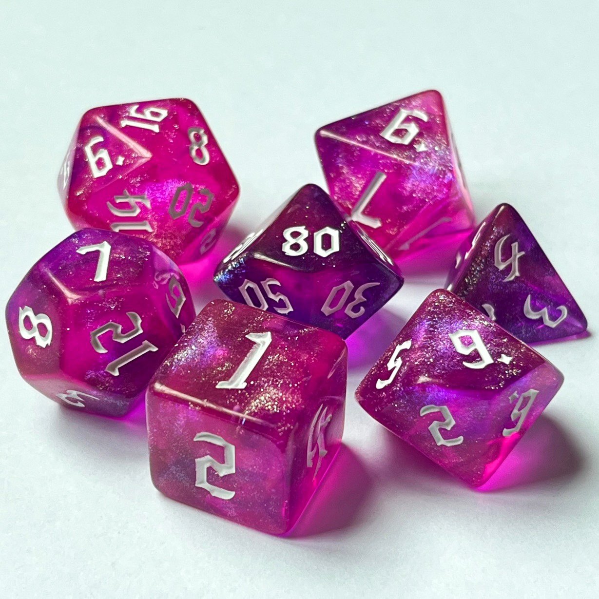 Unique Sickle Font Glitter Chameleon Mixed Color Acrylic Dice Polyhedral Role Playing Game DND Dice Set for Dungeons and Dragons
