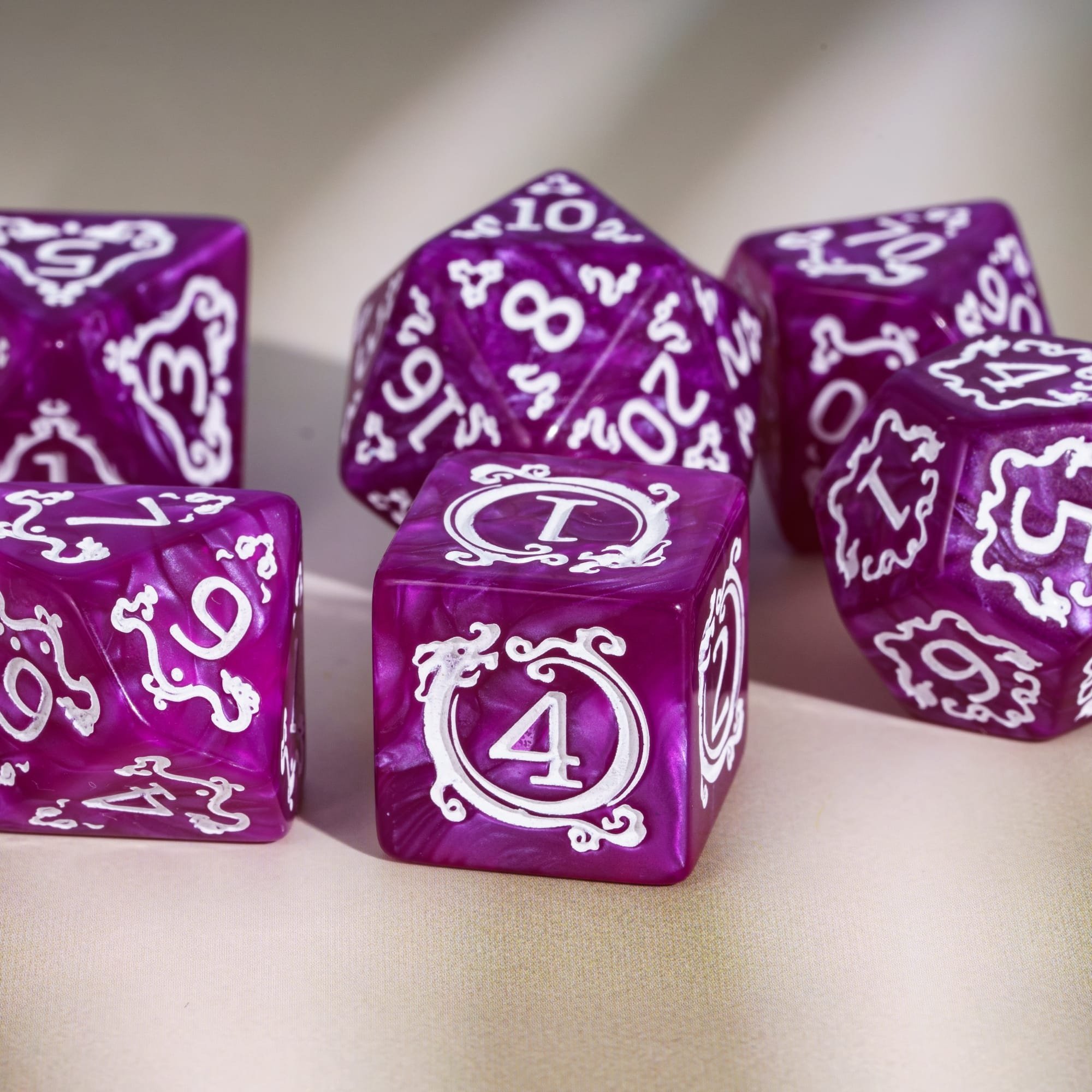 Udixi Custom logo polyhedral Dungeons and Dragon DND RPG dice bescon mystery dice board game Acrylic dice set