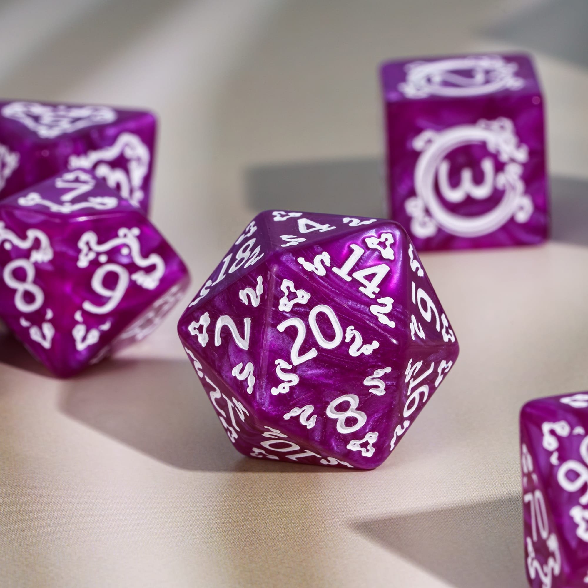 Udixi Custom logo polyhedral Dungeons and Dragon DND RPG dice bescon mystery dice board game Acrylic dice set