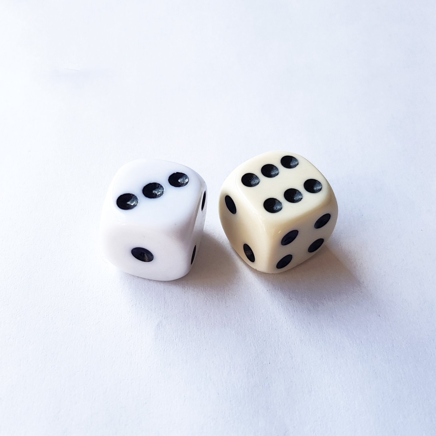 Custom 6 sided dice 16mm white round corner blank acrylic dice cube d6 bulk game dice