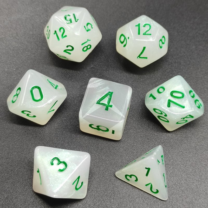 Desktop game Dragon and Dungeon role-playing game D and D, pure handmade polyhedral acrylic D&D dice set