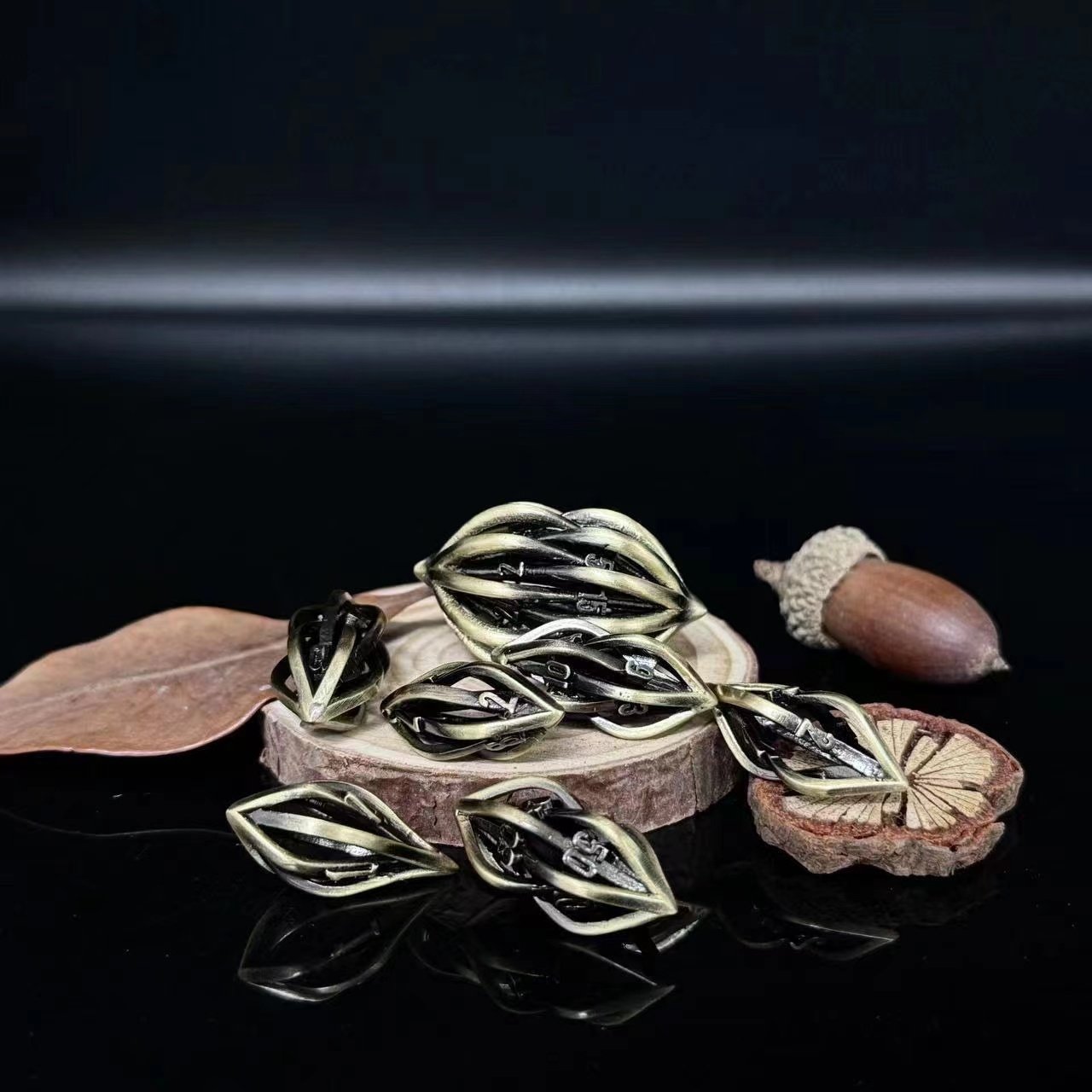 New custom metal melon seed dice chips polyhedral digital board game toys Dungeons and Dragons board game dice