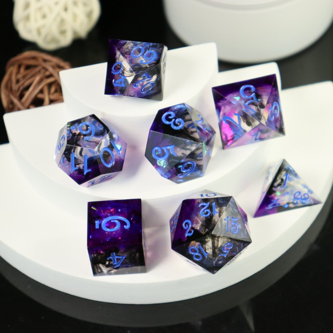 manufacturer wholesale sharp-edged Polyhedral resin Dice within mix purple and red colors like flyscrip for DND Game Party