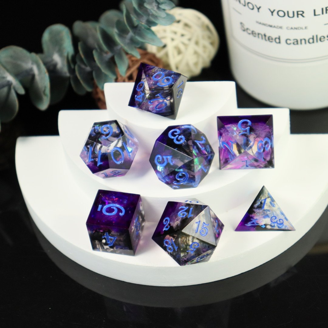 manufacturer wholesale sharp-edged Polyhedral resin Dice within mix purple and red colors like flyscrip for DND Game Party