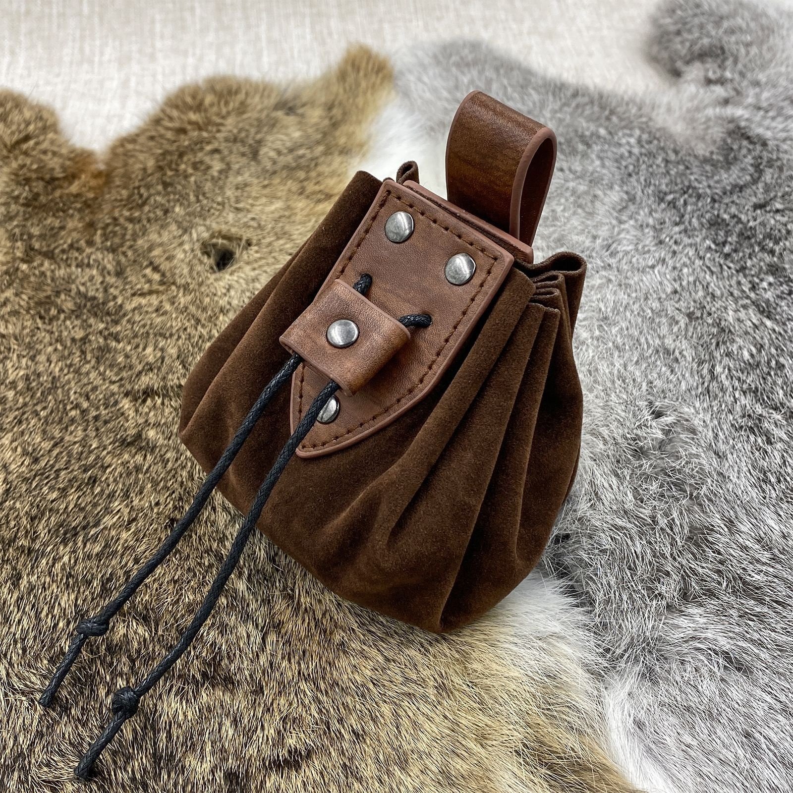 Classic Pu Leather Dice Pouch Storage Bag Medieval Style Black Leather Dice Bag with Drawstring Closure