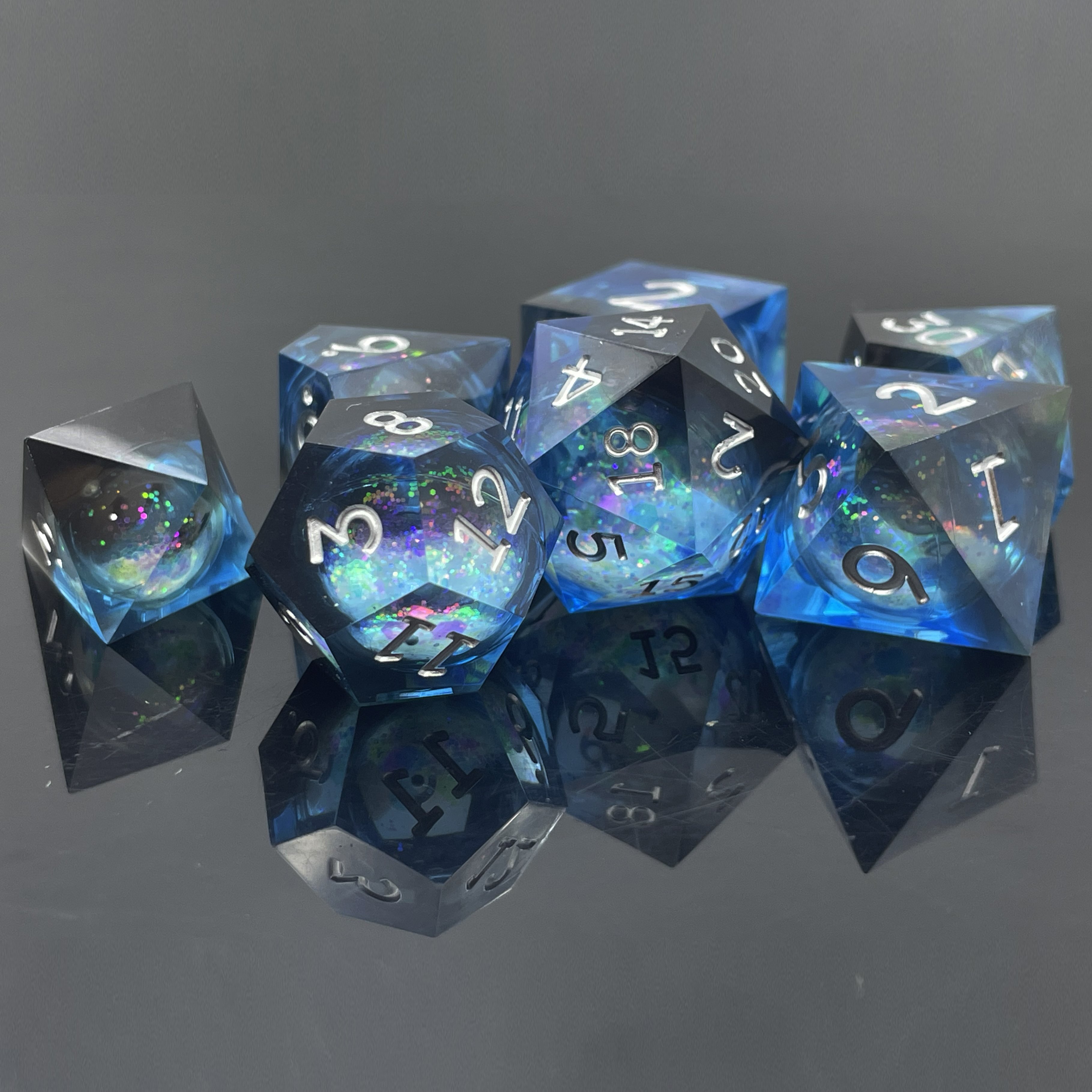 Liquid Core Dice Set DND Polyhedral Resin Dice Set Sharp Edge RPG Dungeon board game custom logo