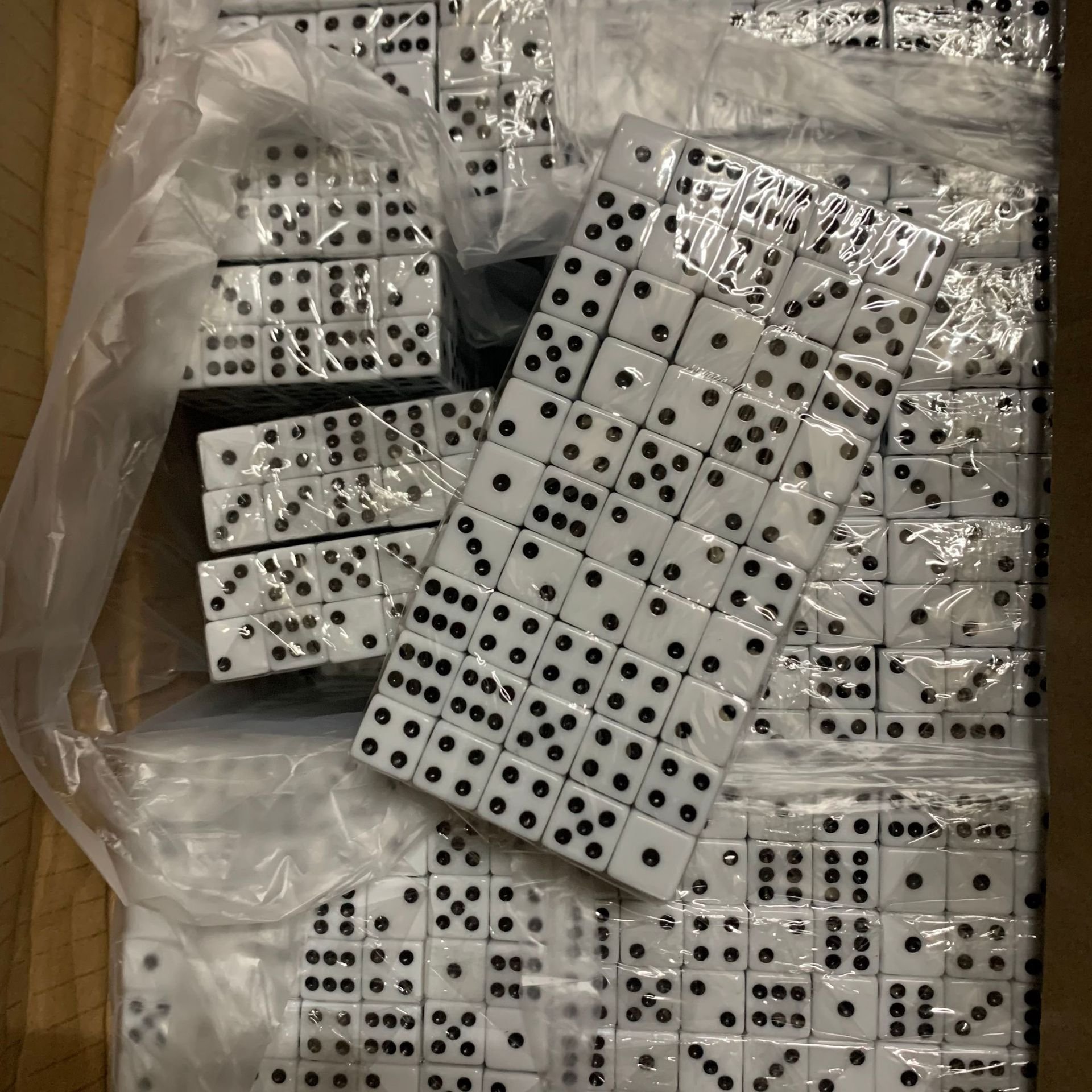 8mm 10mm 12mm 14mm 16mm 19mm 25mm D6 square corner white black dice custom manufacturers casino rpg custom dice