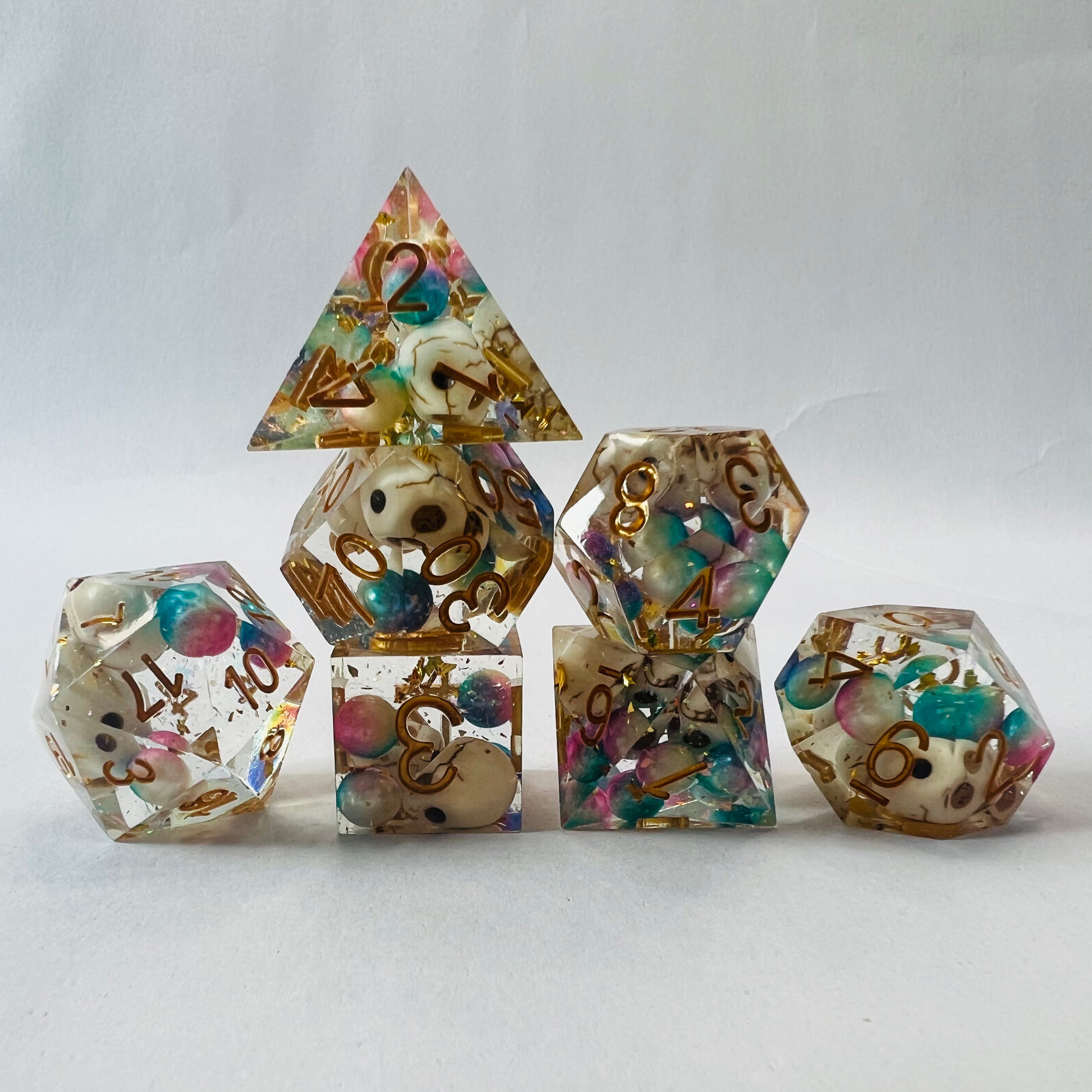 Custom Logo RPG Tabletop Board Game Dungeons And Dragons 16mm Colorful Resin DND Plastic Polyhedral Dice Set
