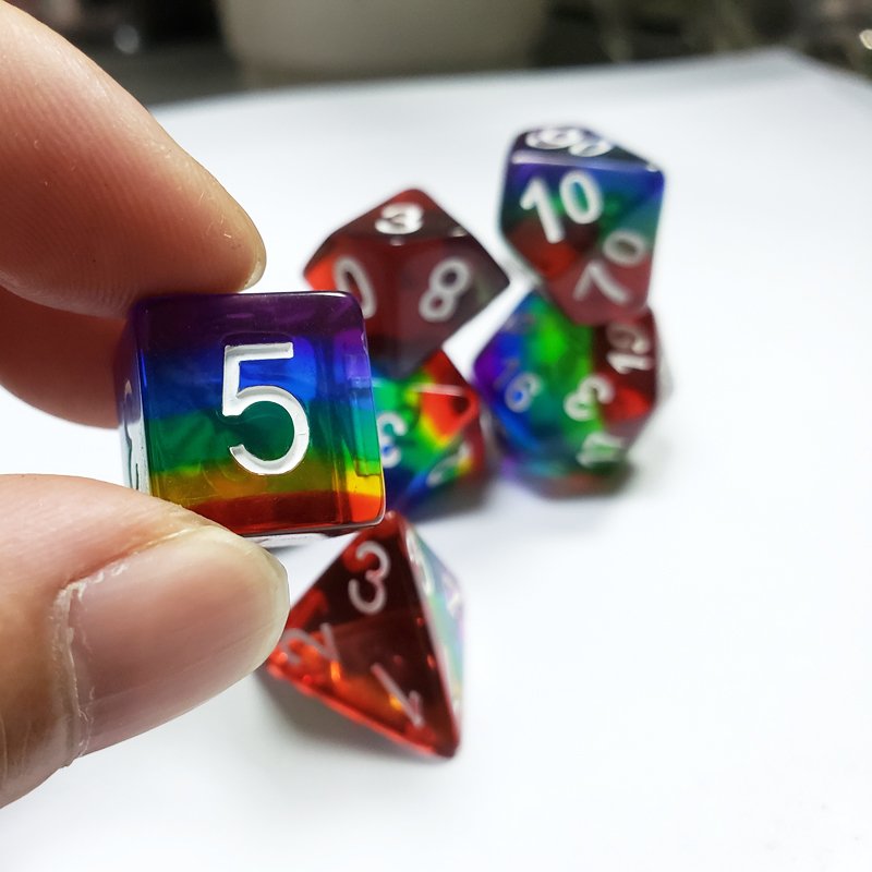 Custom Logo 16mm Dungeons and Dragons Transparent Rainbow DND Plastic Engraved Dice Set