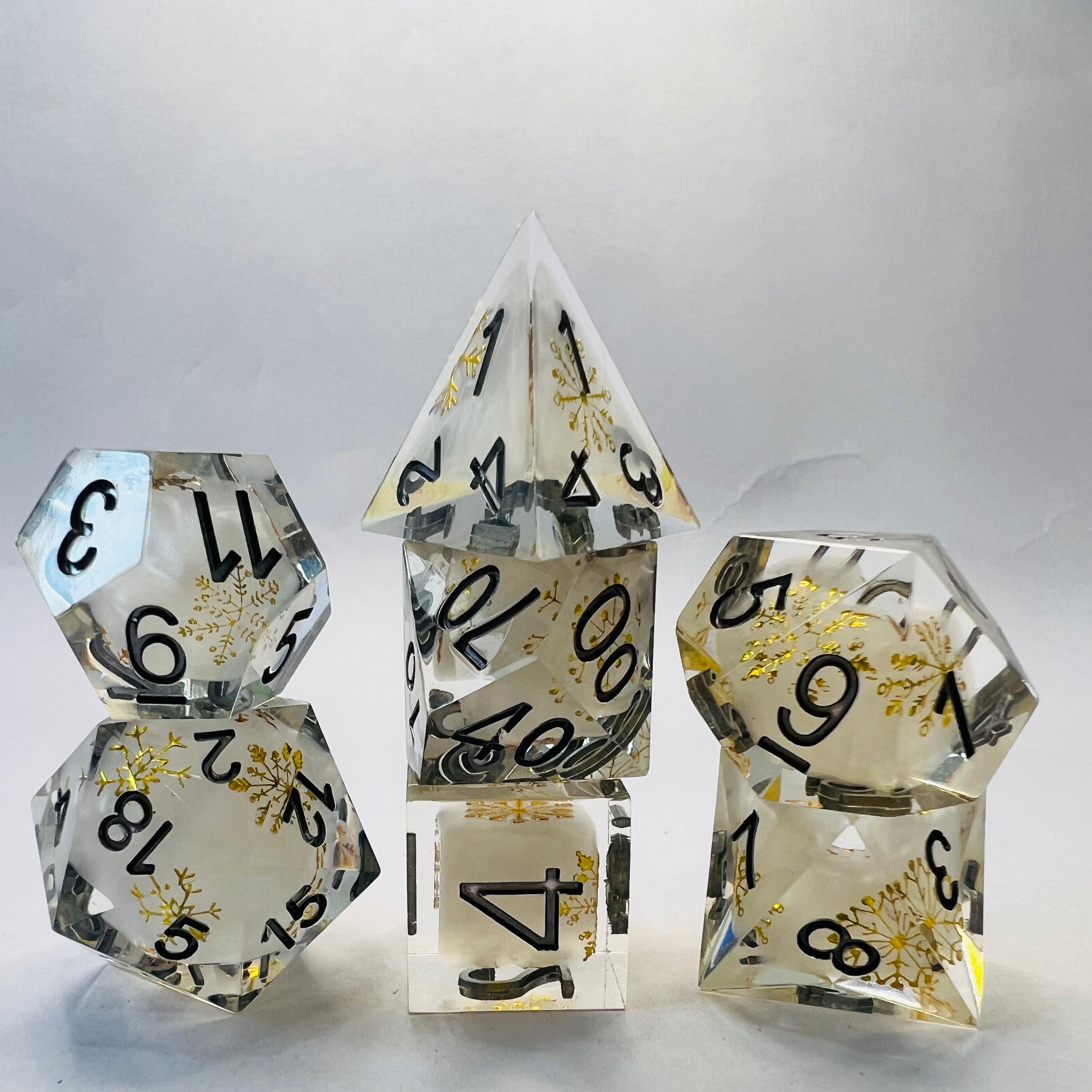 Custom Handmade 16Mm Resin RPG Translucent Polyhedral Stickers DND Role Playing Game Flower Dice Set