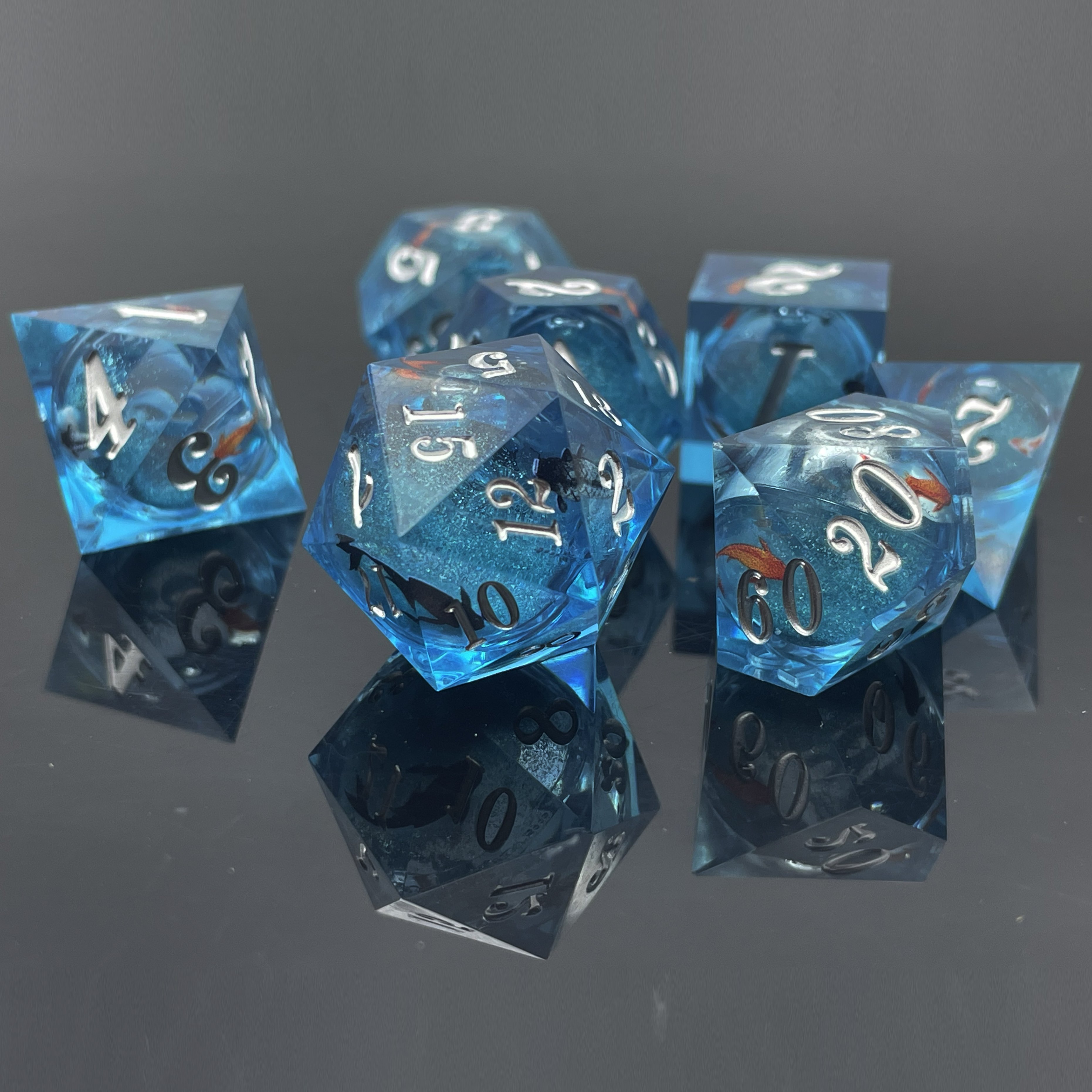 Newly designed polyhedron Liquid core Resin dice set DND Polygon RPG Dungeon board game custom Sharp dice