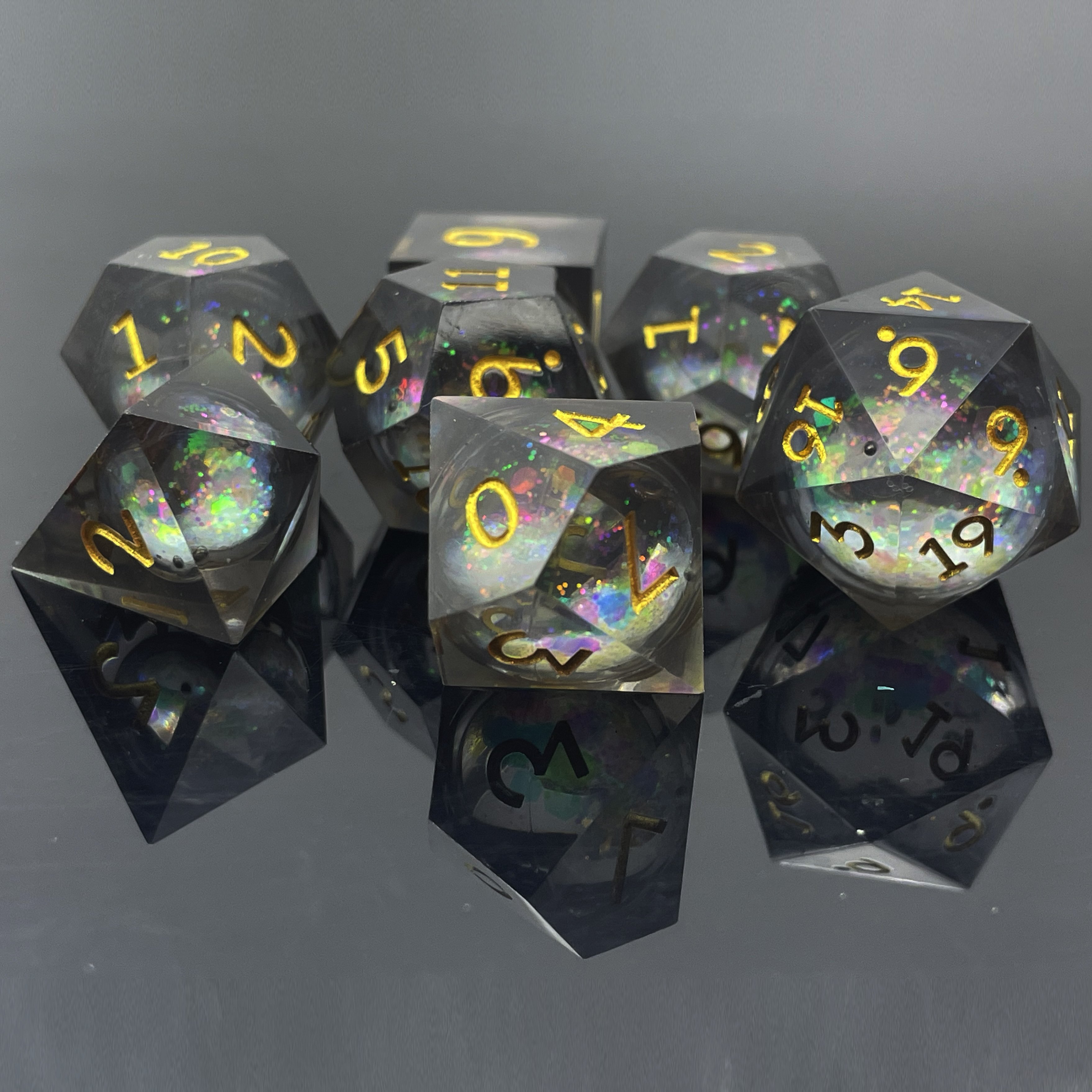 Newly designed polyhedron Liquid core Resin dice set DND Polygon RPG Dungeon board game custom Sharp dice