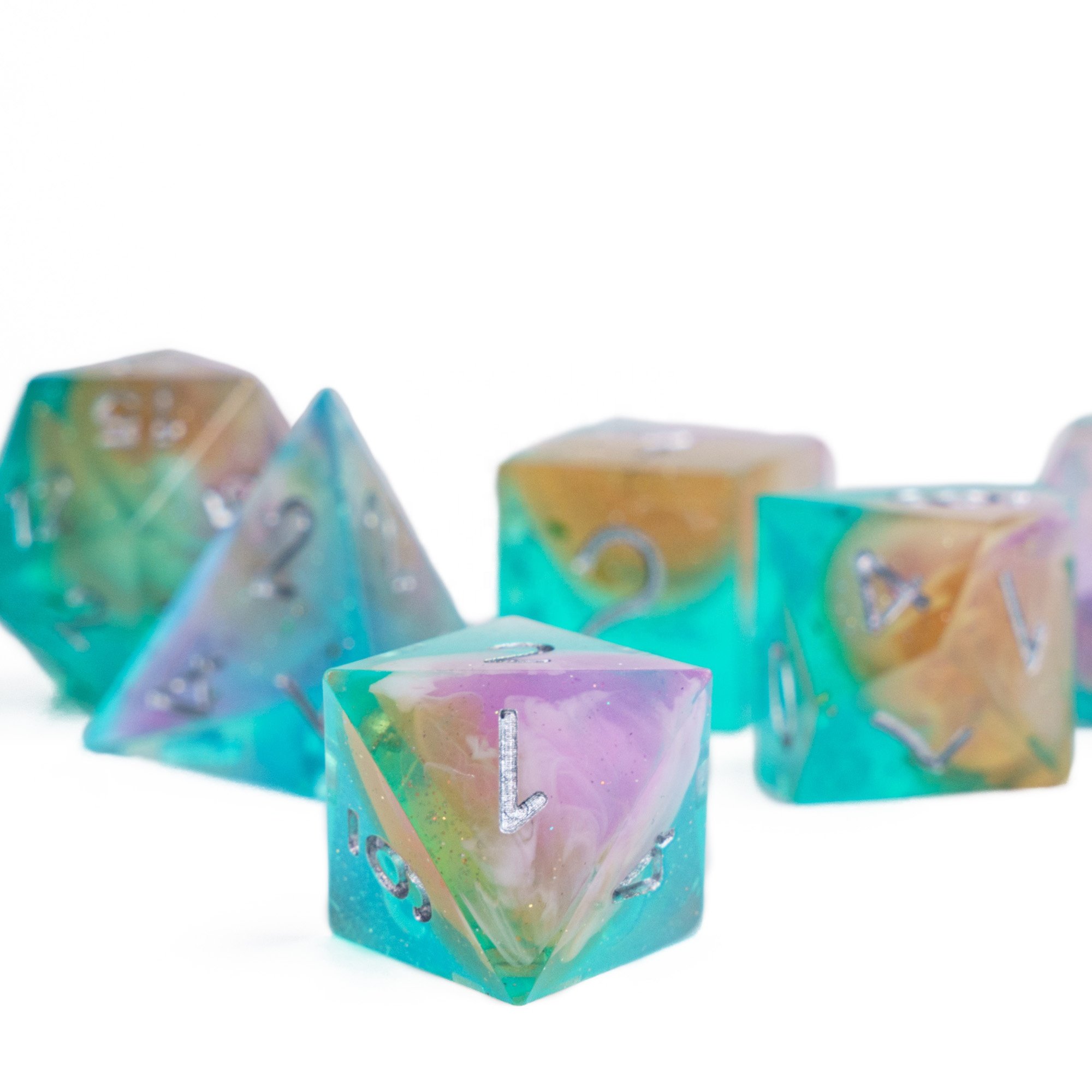 Udixi Polyhedral custom logo rpg dungeons and dragons resin sharp edge dice game set mixed colored