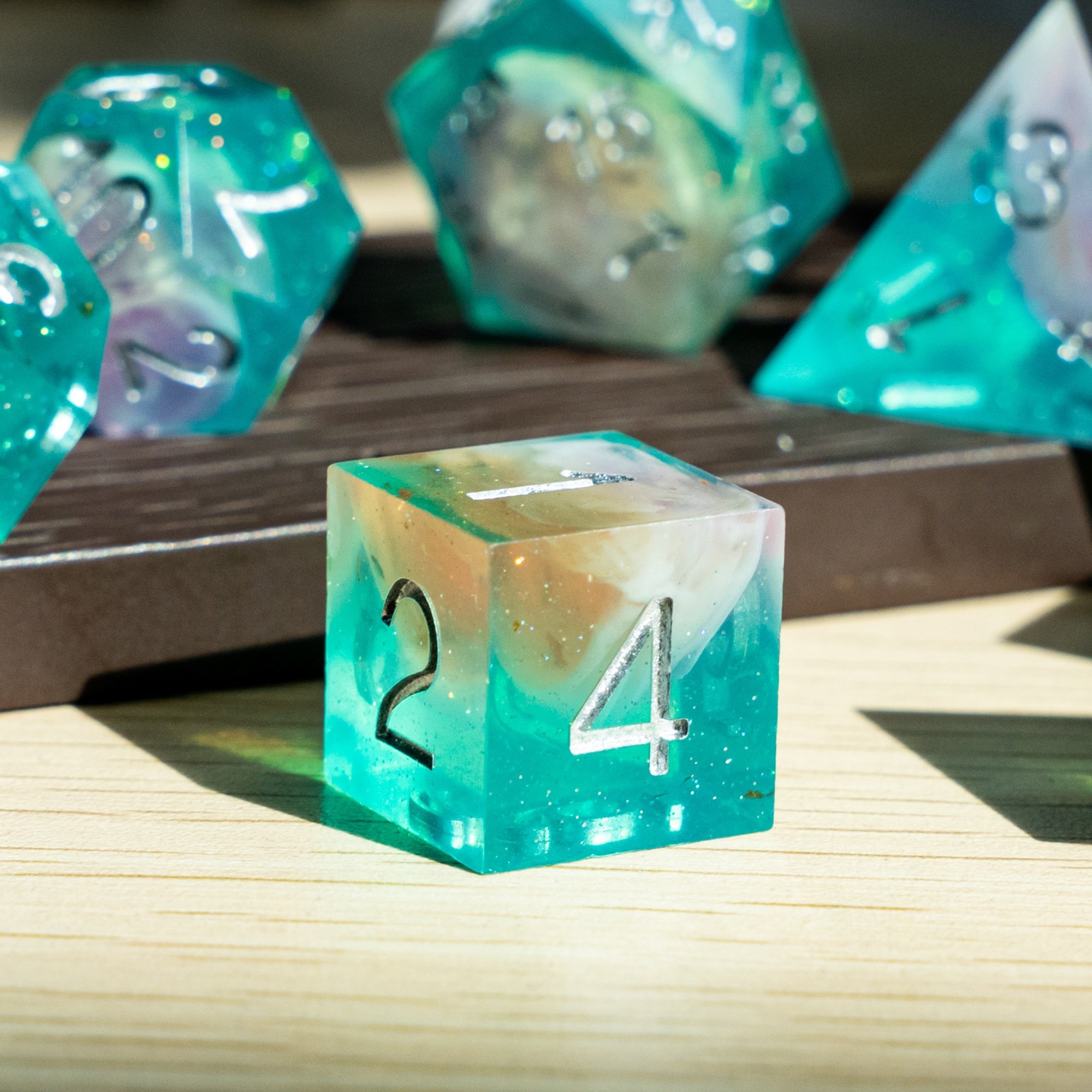 Udixi Polyhedral custom logo rpg dungeons and dragons resin sharp edge dice game set mixed colored