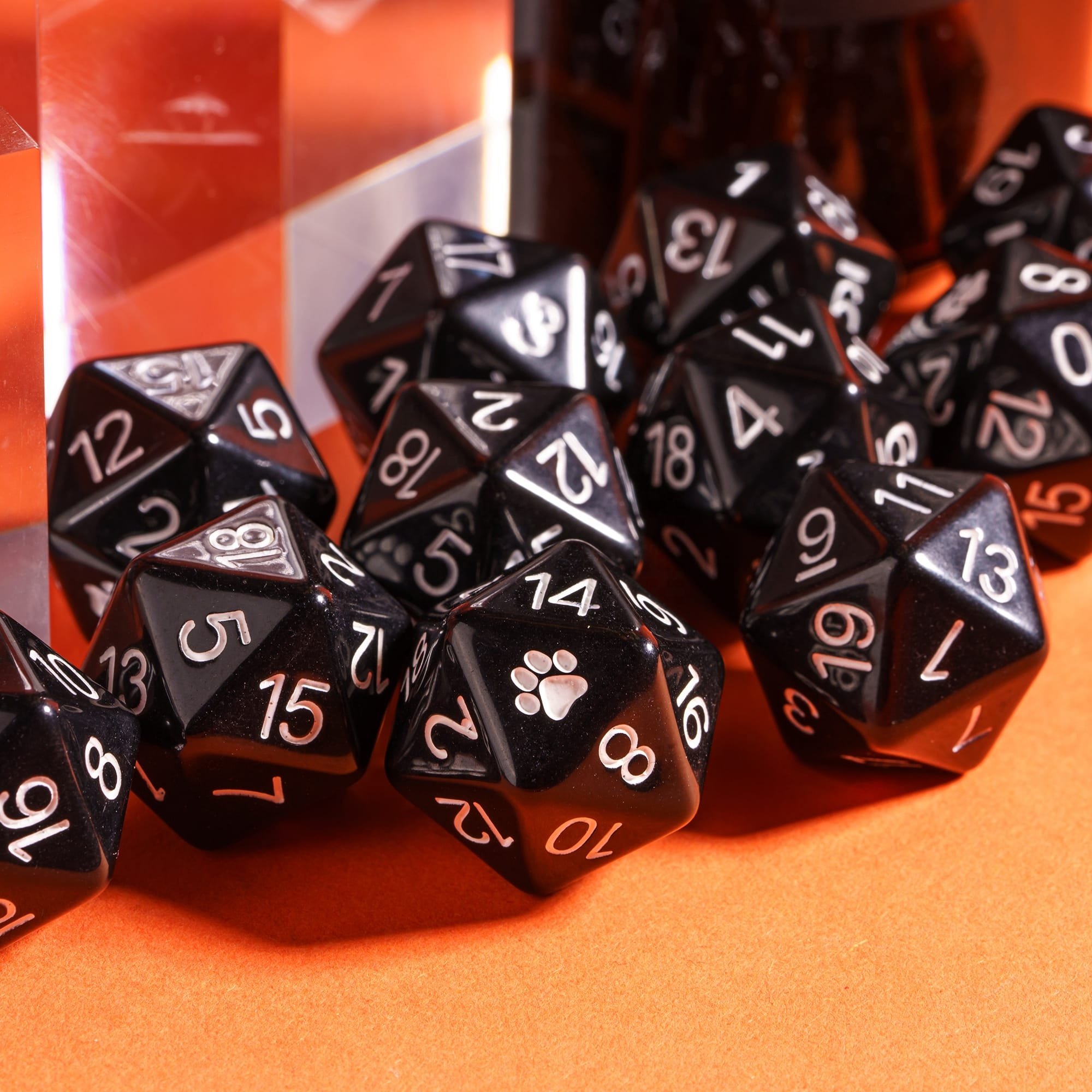 Udixi Resin Pip 21mm D20 Cat Footprint dnd game dungeons and dragons resin RPG dice set