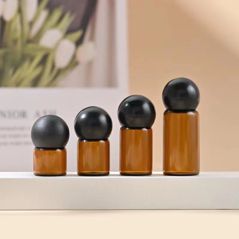 Cosmetic Packaging Spot 1ml 2ml 3ml 5ml Amber Sample Essential Oil Glass Bottle With Ball And Dice Lid