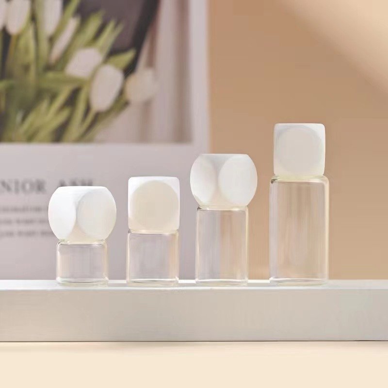 Cosmetic Packaging Spot 1ml 2ml 3ml 5ml Amber Sample Essential Oil Glass Bottle With Ball And Dice Lid