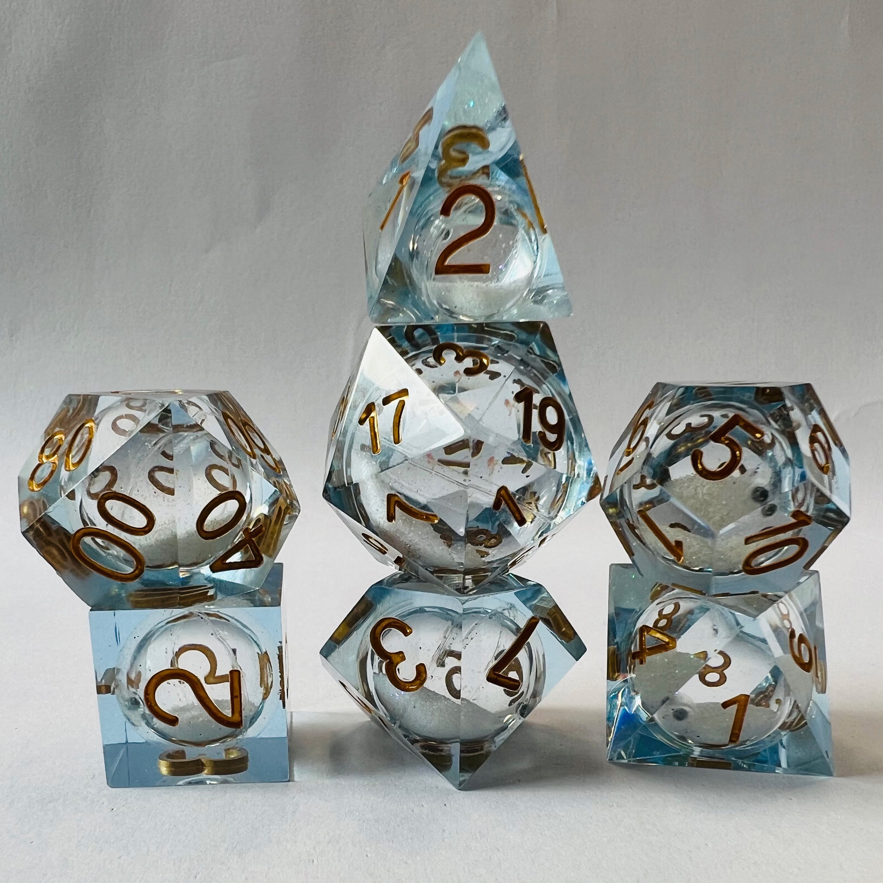 Custom 16Mm Resin Dungeons & Dragons RPG Game Transparent Polyhedral Quicksand Liquid Cored Dice 7pcs