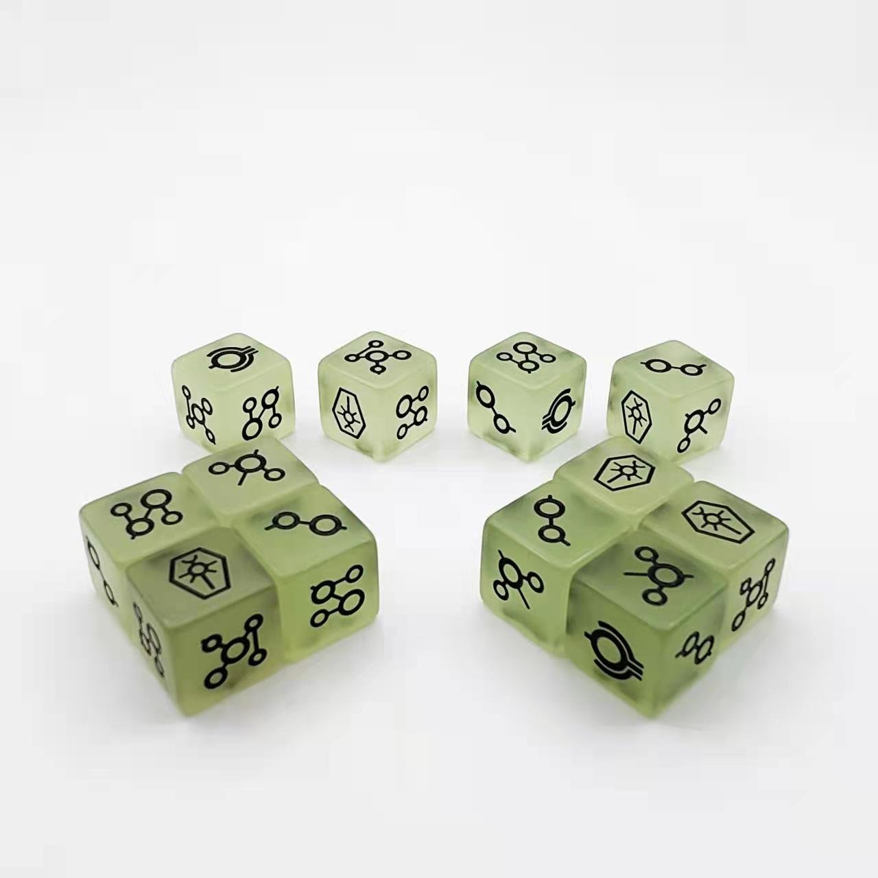 Wholesale Custom Personalized Logo Luminous Fluorescent Acrylic Custom Bulk Fun 16mm D6 Precision Resin Dice