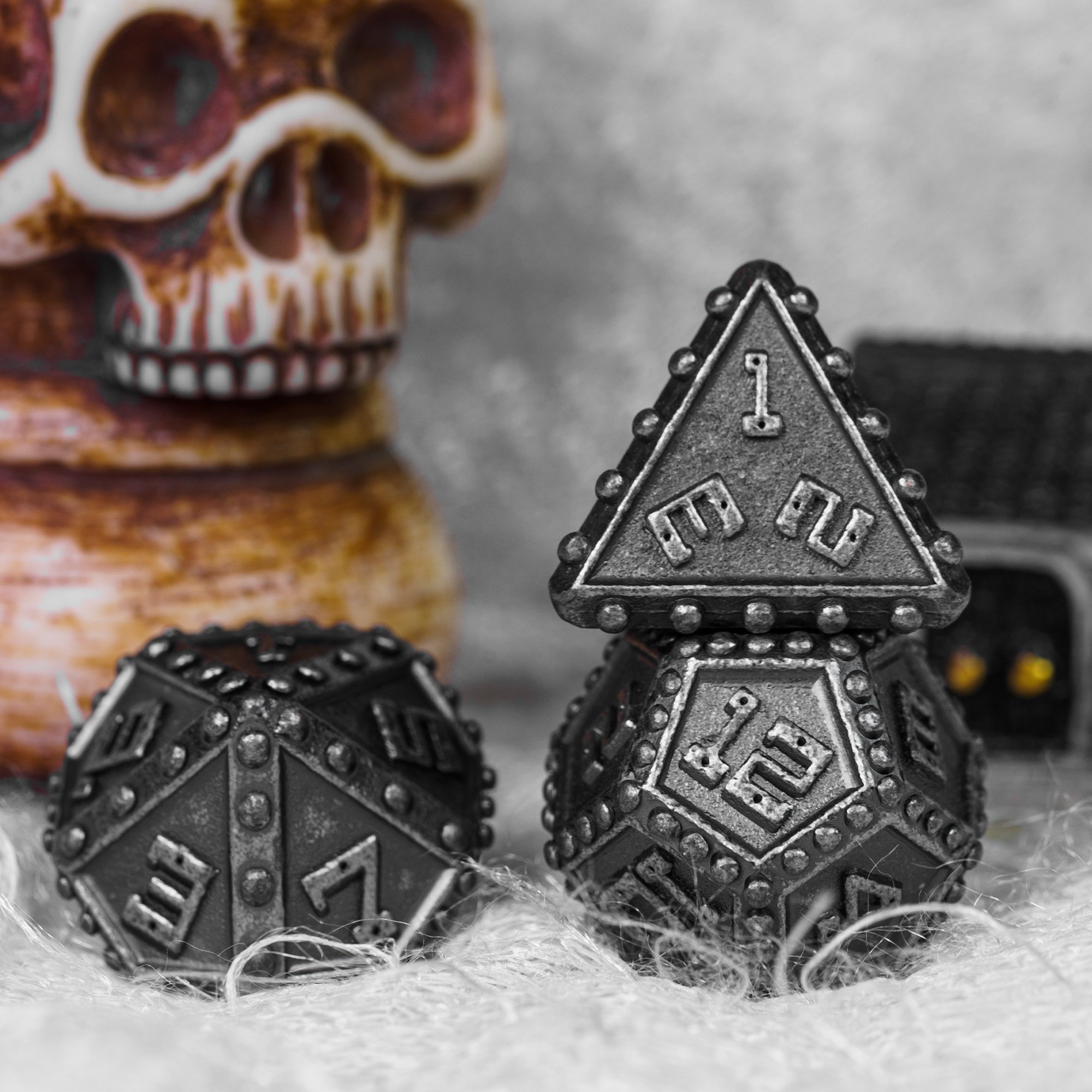 Udixi Metal polyhedron dungeons and dragons rpg dice wholesale custom set Rivet Barrel Plating Dice