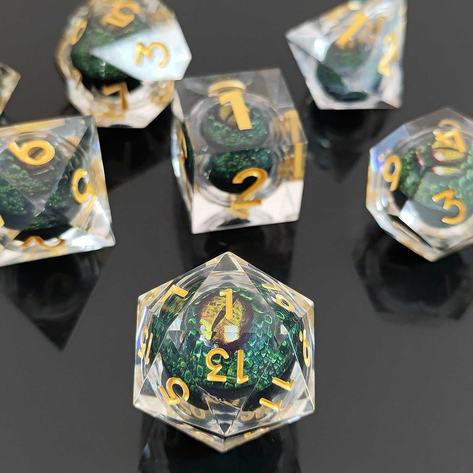 New Listing Creative Green Scaly Dragon DND Dice Sharp Edge Moving Dragon Eye Dice Set for Role Playing Game