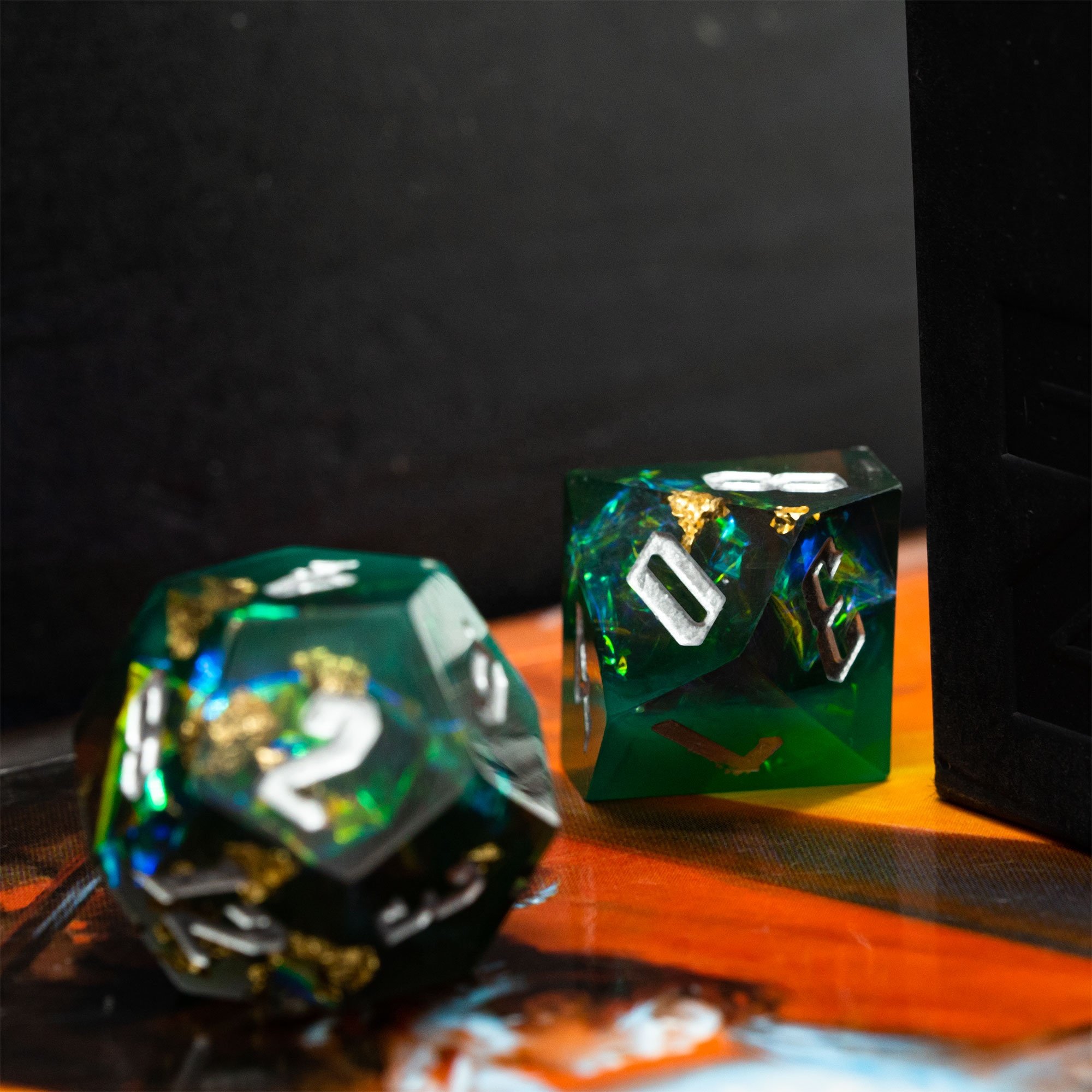 Udixi Sharp Edge Dice Dungeons and Dragons custom logo Board Games Green&Black RPG Dice Set