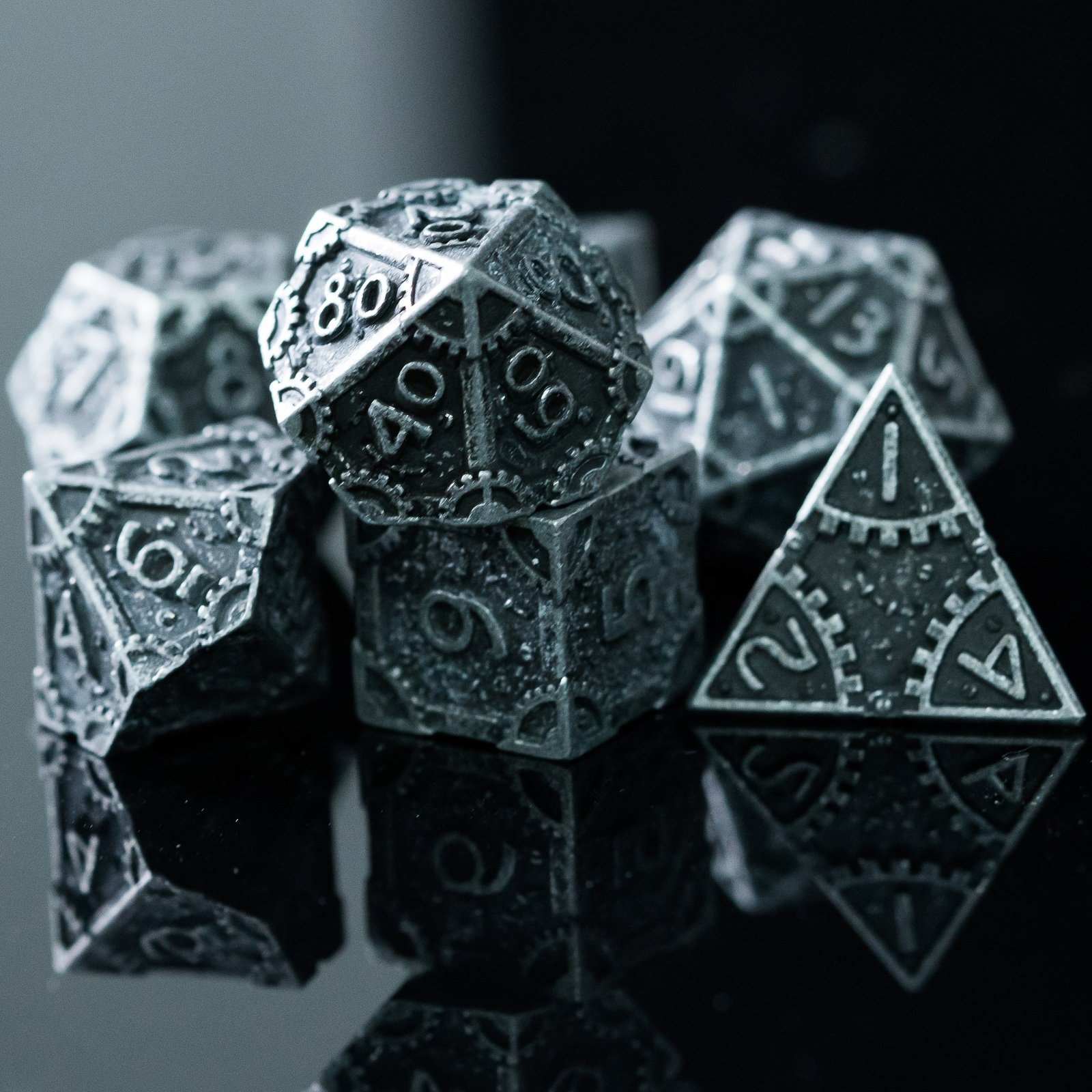 Udixi Metal Polyhedral RPG Board Games Custom Logo Dungeons and Dragons Dice Set Black Retro