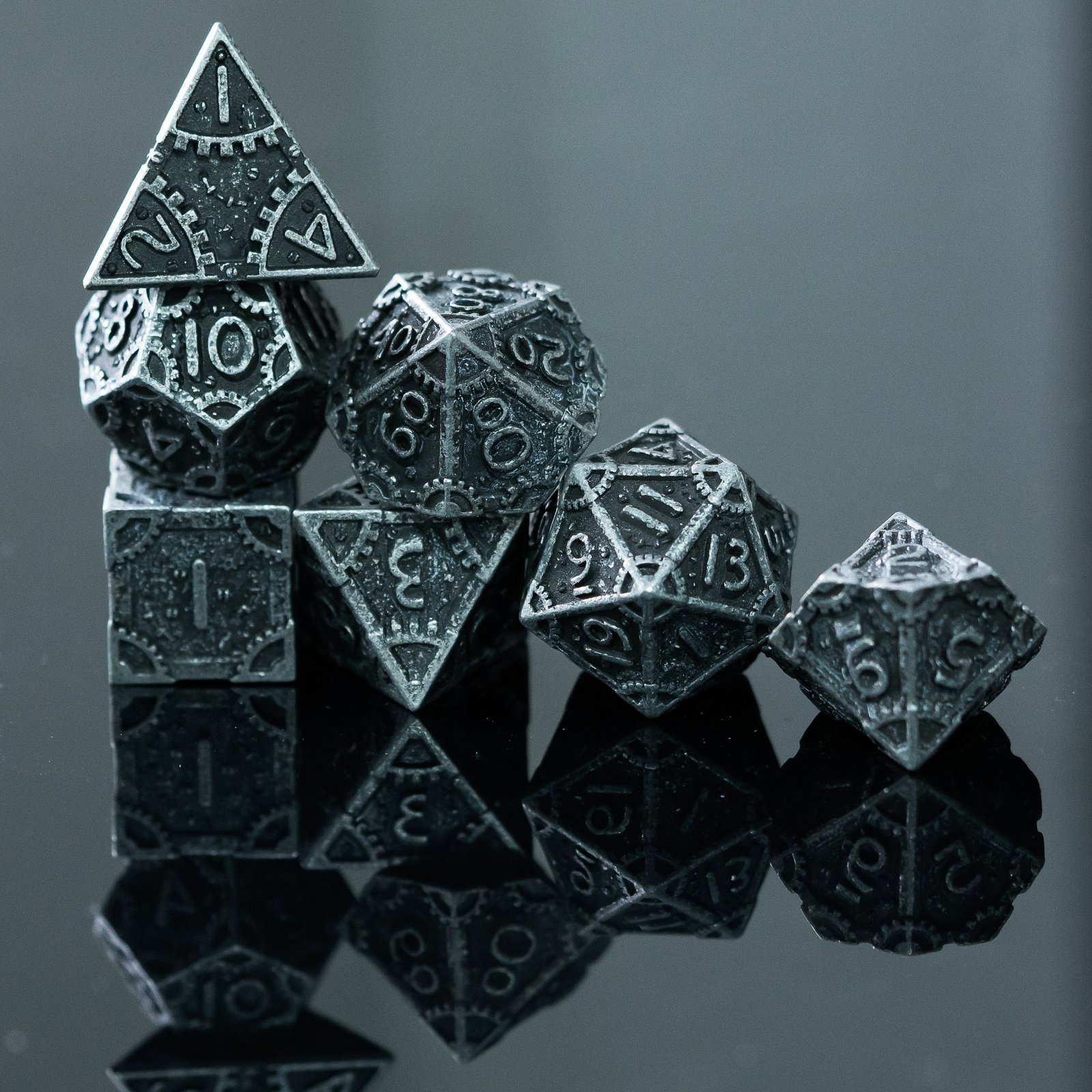 Udixi Metal Polyhedral RPG Board Games Custom Logo Dungeons and Dragons Dice Set Black Retro