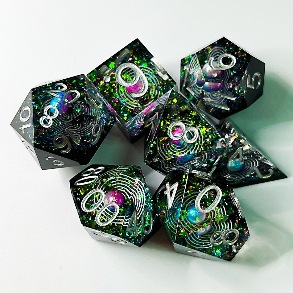 Sharp-edged Dice Liquid Core Dice Set Resin Glitter Powder Dungeons And Dragons Dnd Dice Board Game Tabletop Gaming Transparent