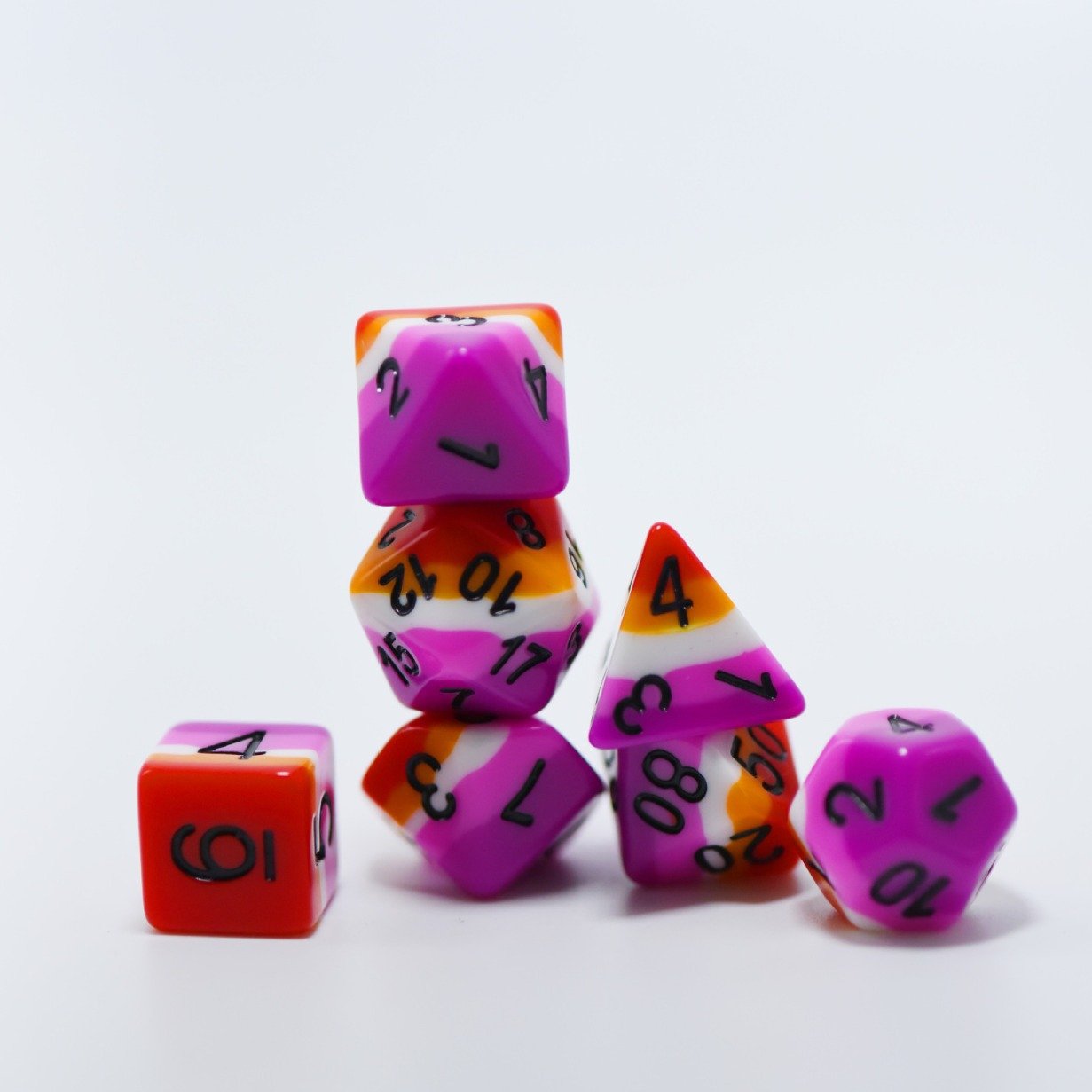 Low Moq Dnd Dice Resin Layer Dice Set Popular Color Dice For Collector And Gamer