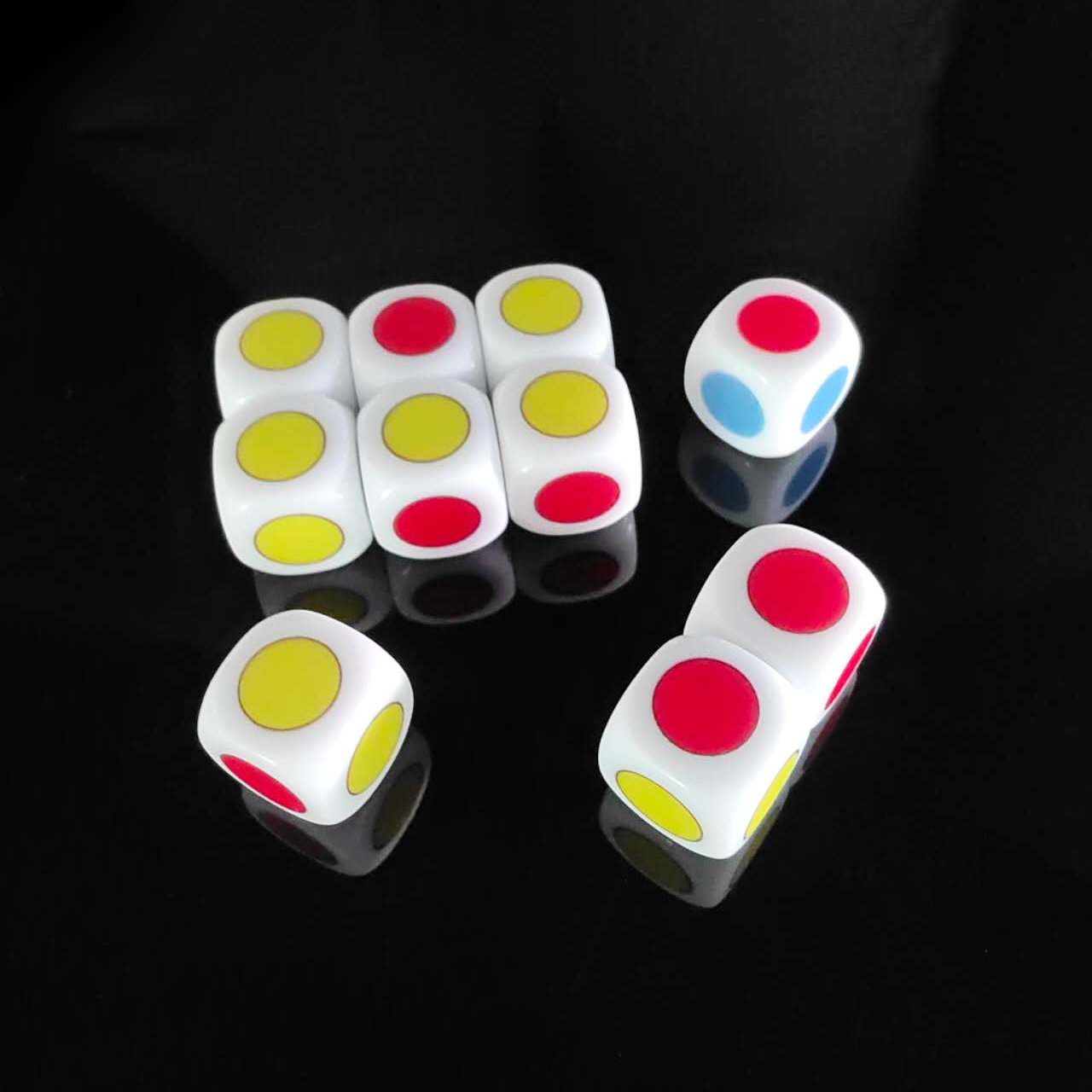New Product Listing Design Variety Price Concessions Durable 16mm Acrylic Printed Dice Custom 6 Sided Casino Dice Set