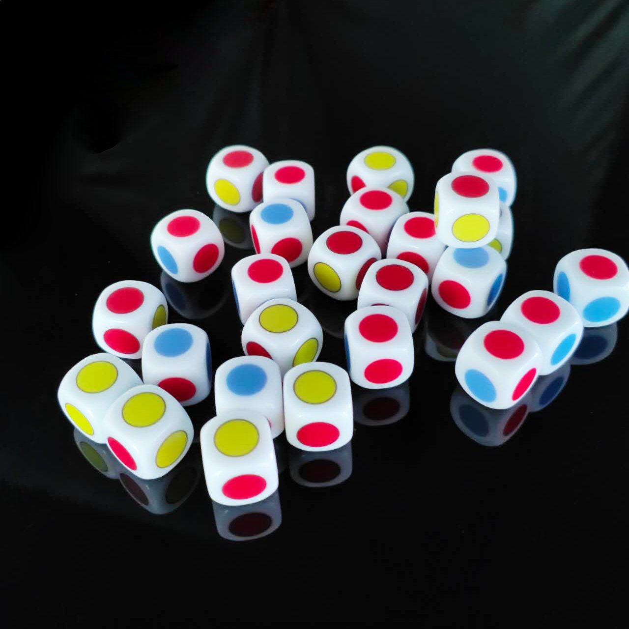 New Product Listing Design Variety Price Concessions Durable 16mm Acrylic Printed Dice Custom 6 Sided Casino Dice Set