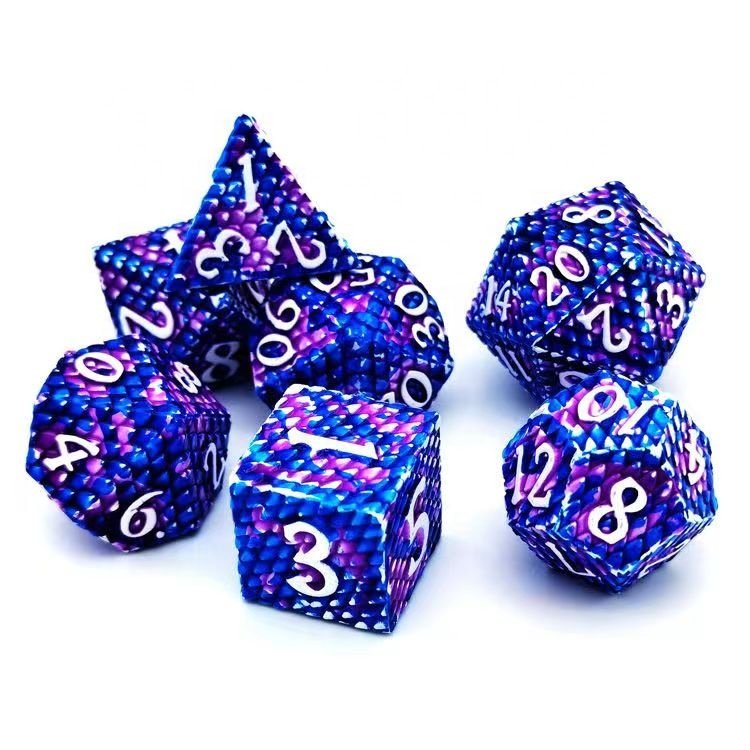 Dragon scale pattern Gold GreenDnd Metal Dice sharp dice