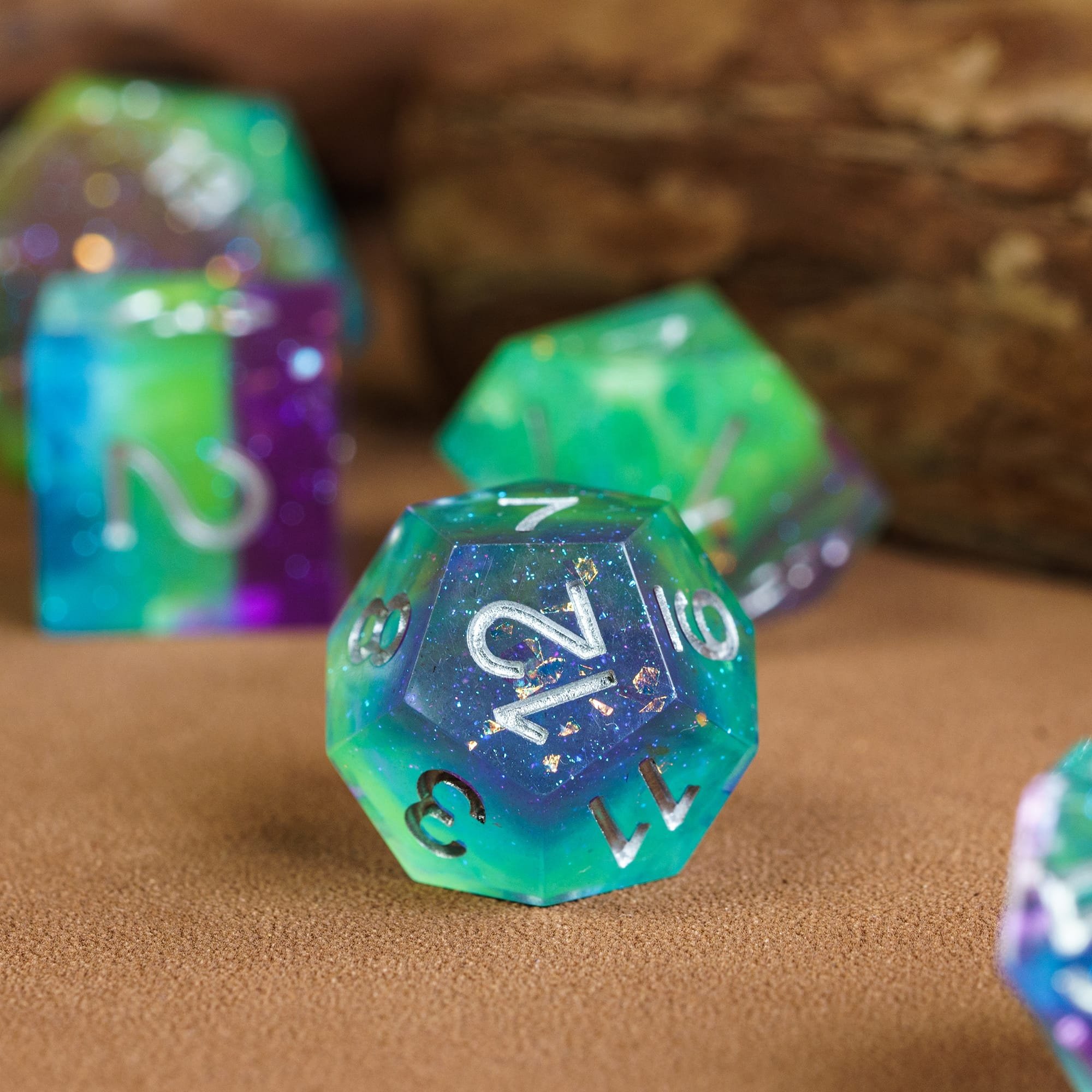 Udixi Custom Handmade Transparent Colorful Glitter Dice Dungeons and Dragons role play games DND rpg board game Dice Set