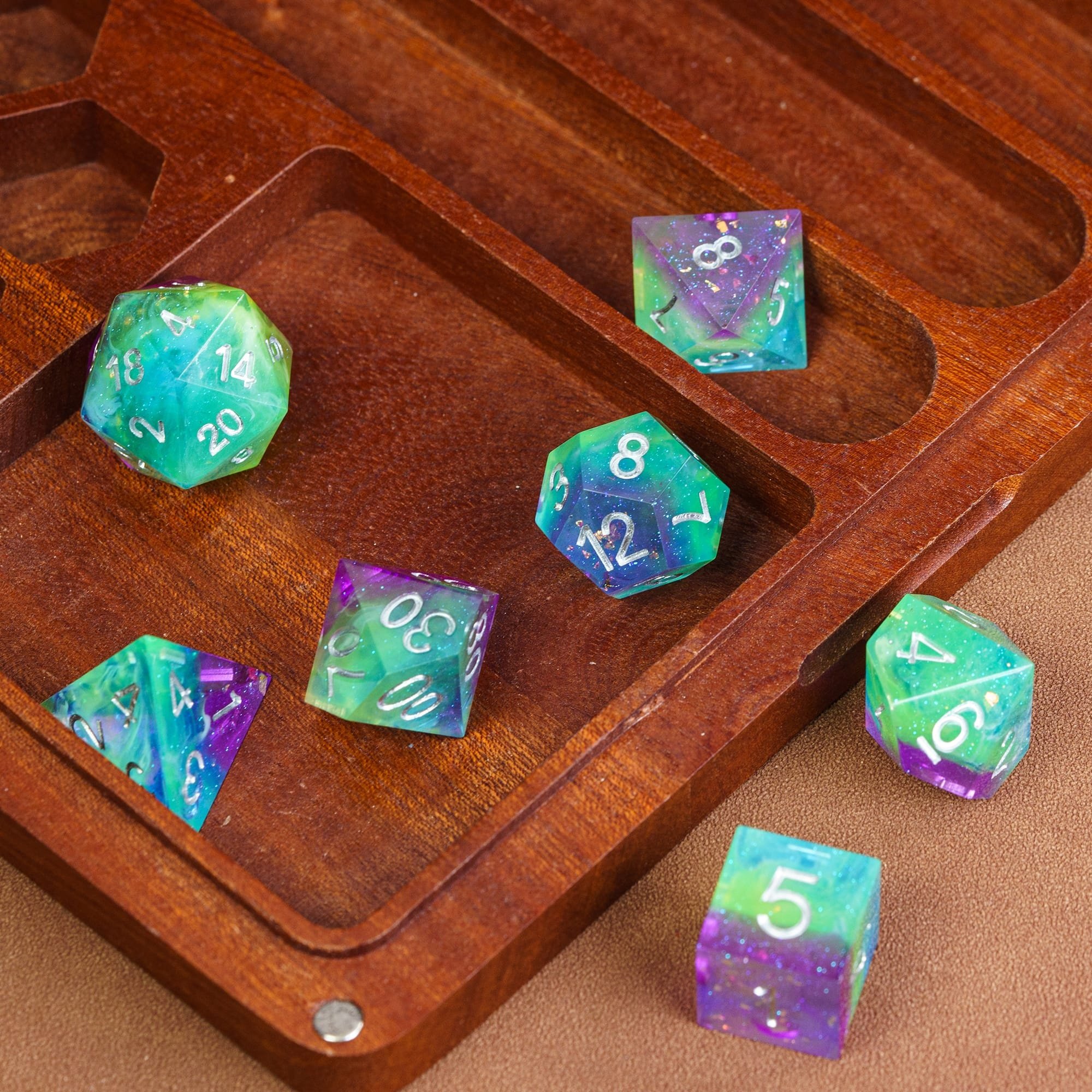 Udixi Custom Handmade Transparent Colorful Glitter Dice Dungeons and Dragons role play games DND rpg board game Dice Set