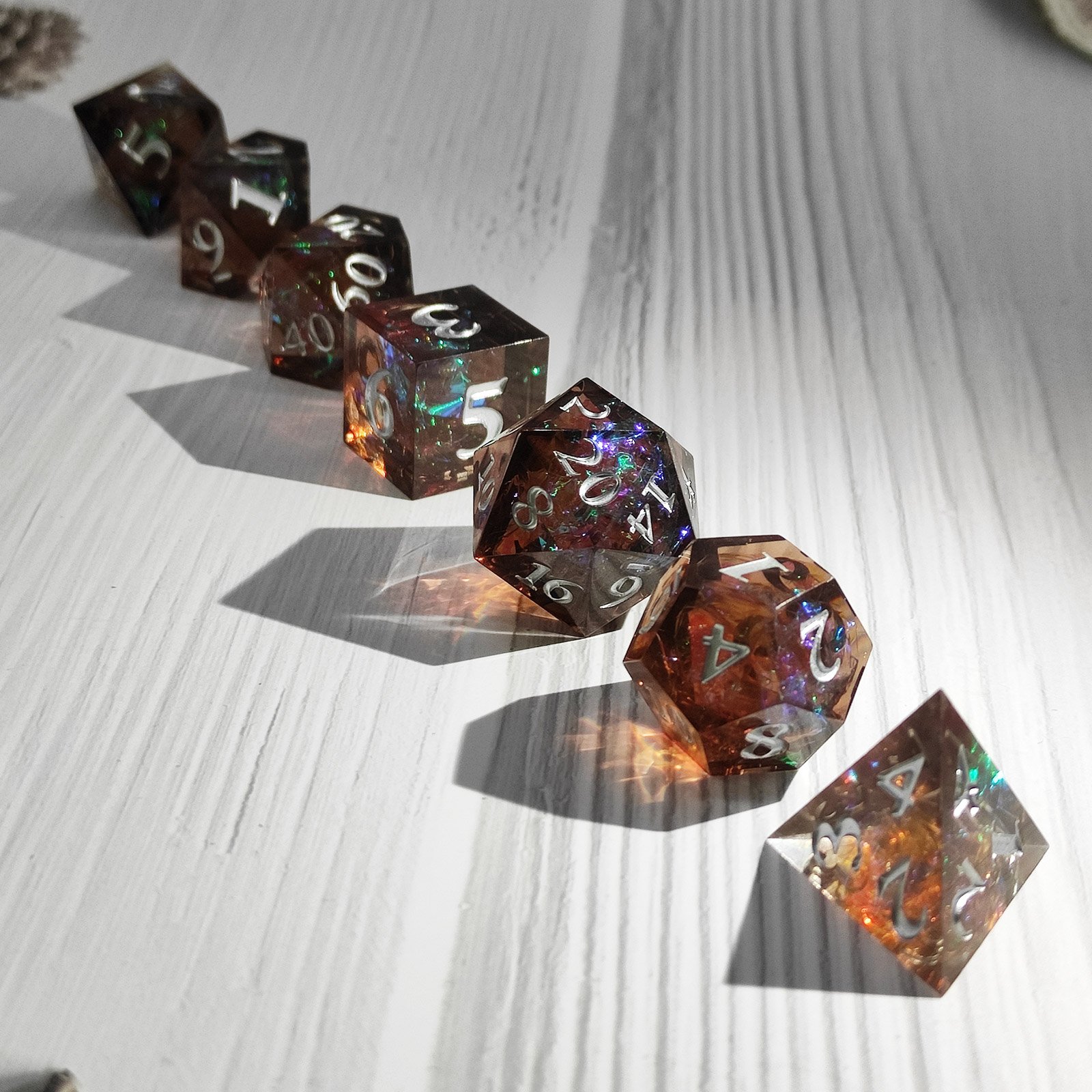 Skull christmas dice D&D RPG D20 D6 Polyhedral Game Pathfinder dungeons and dragons DND Dice Set Sharp Edge Resin Dice Custom