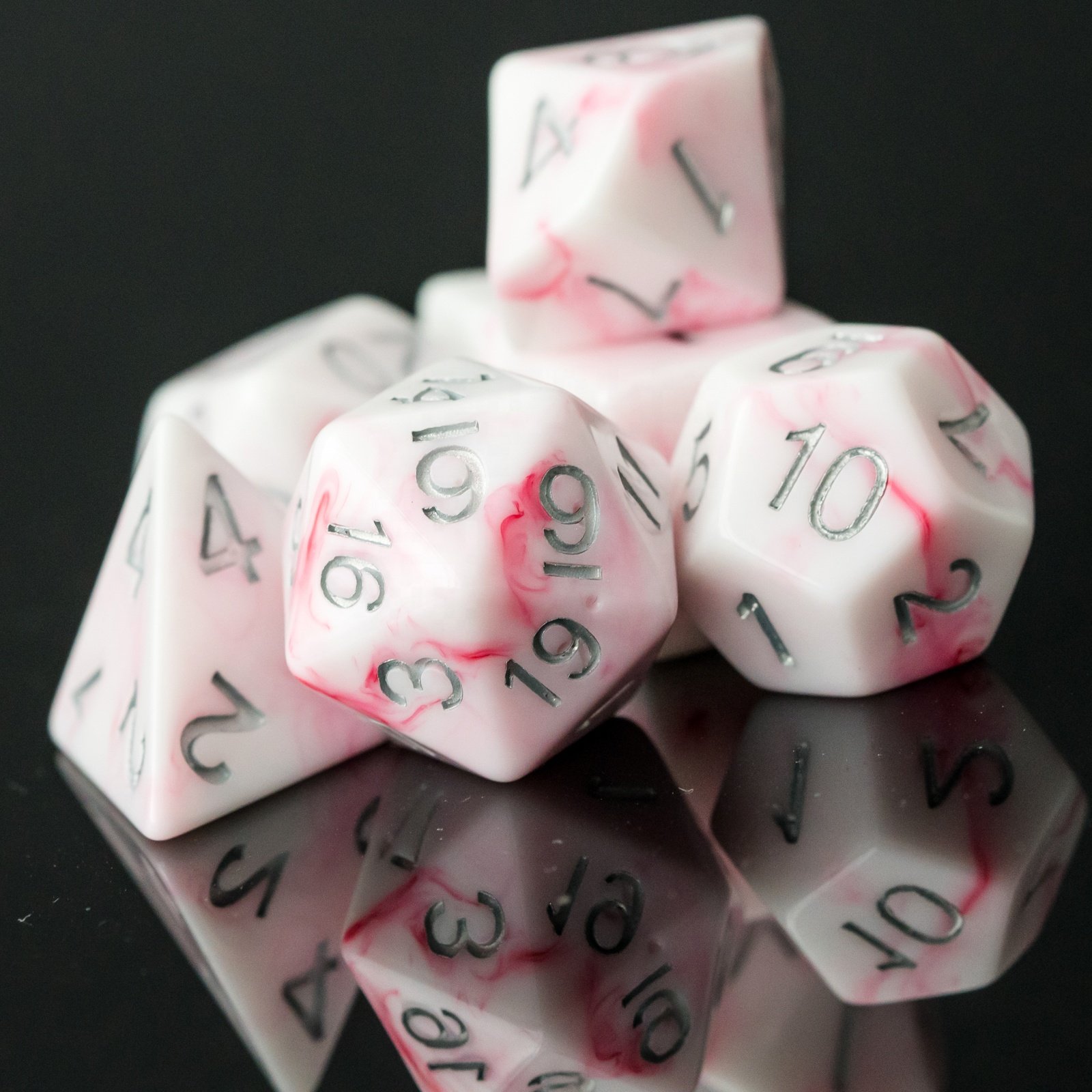 Udixi Resin Plastic RPG Board Game dungeons and dragons custom logo Dice Set Red Stone Pattern