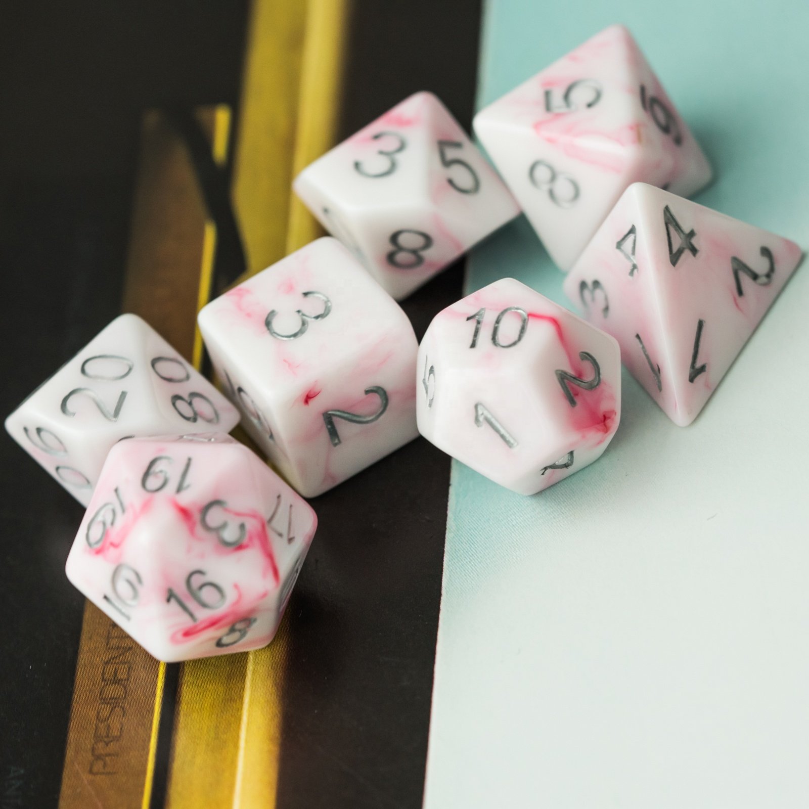 Udixi Resin Plastic RPG Board Game dungeons and dragons custom logo Dice Set Red Stone Pattern