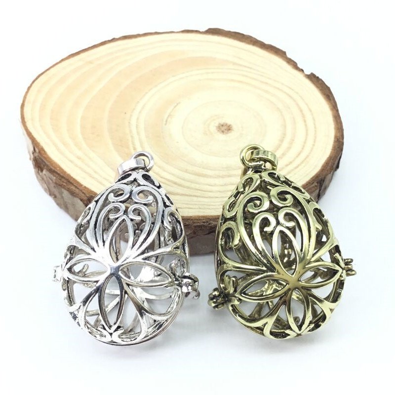 Necklace Earth Design Portable Hollow Mini Storage Dice Box with Metal Chain