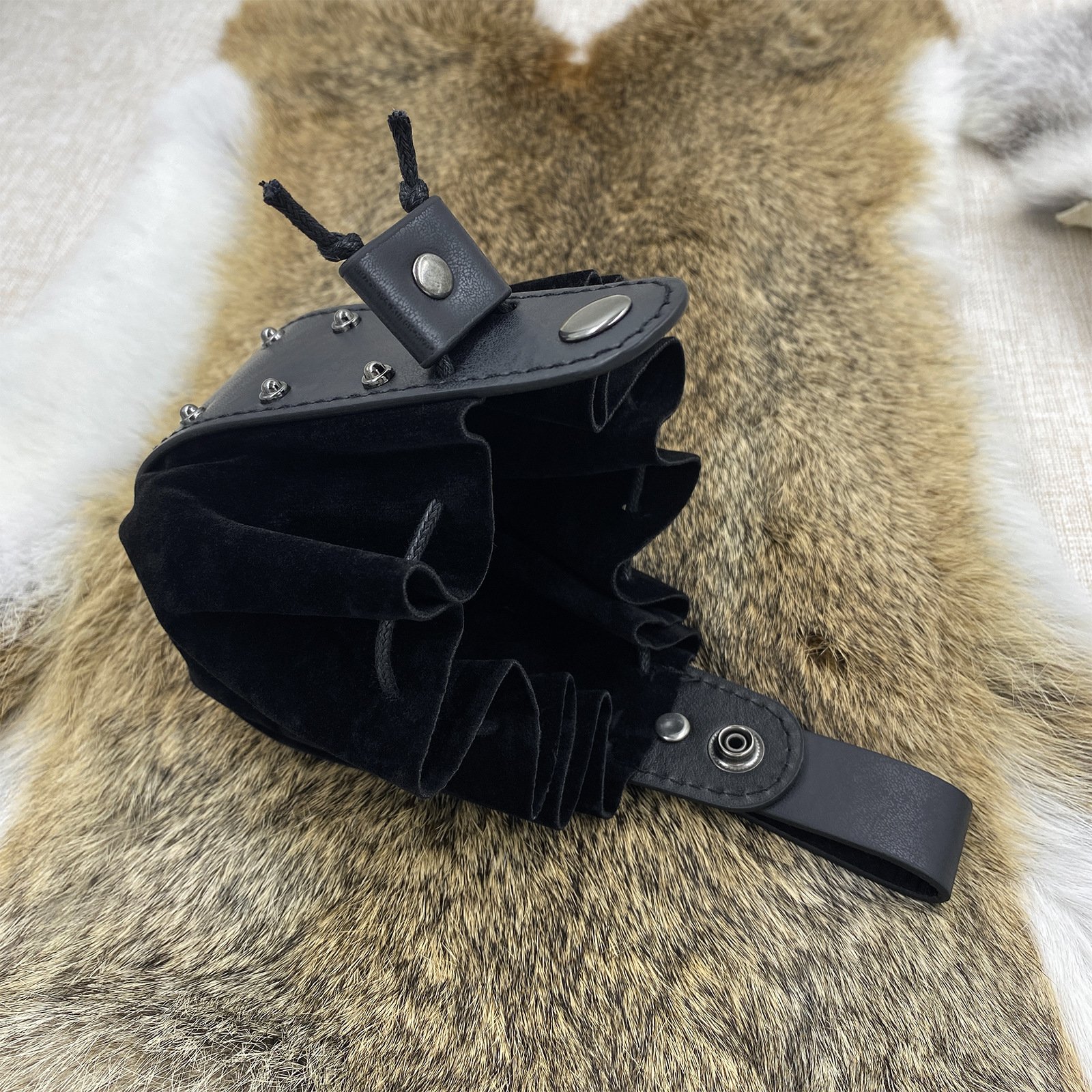 Vintage Medieval Style Leather Drawstring Bag Pu Leather Dice Bag with Rivets & Belt Vampire Characters