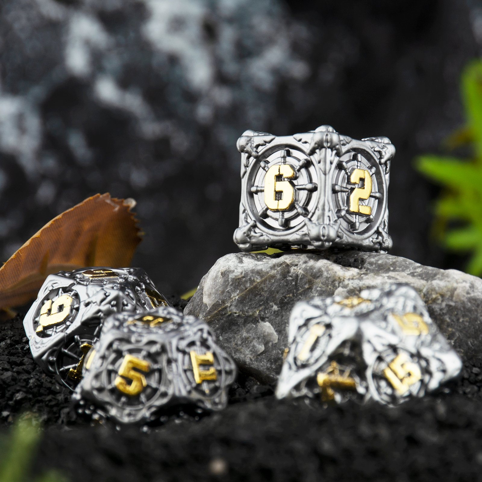 Custom DND Dice Set Wholesale Solid Metal Dice 7-Piece RPG Dice Game, Suitable for D&D Dragons and Dungeons