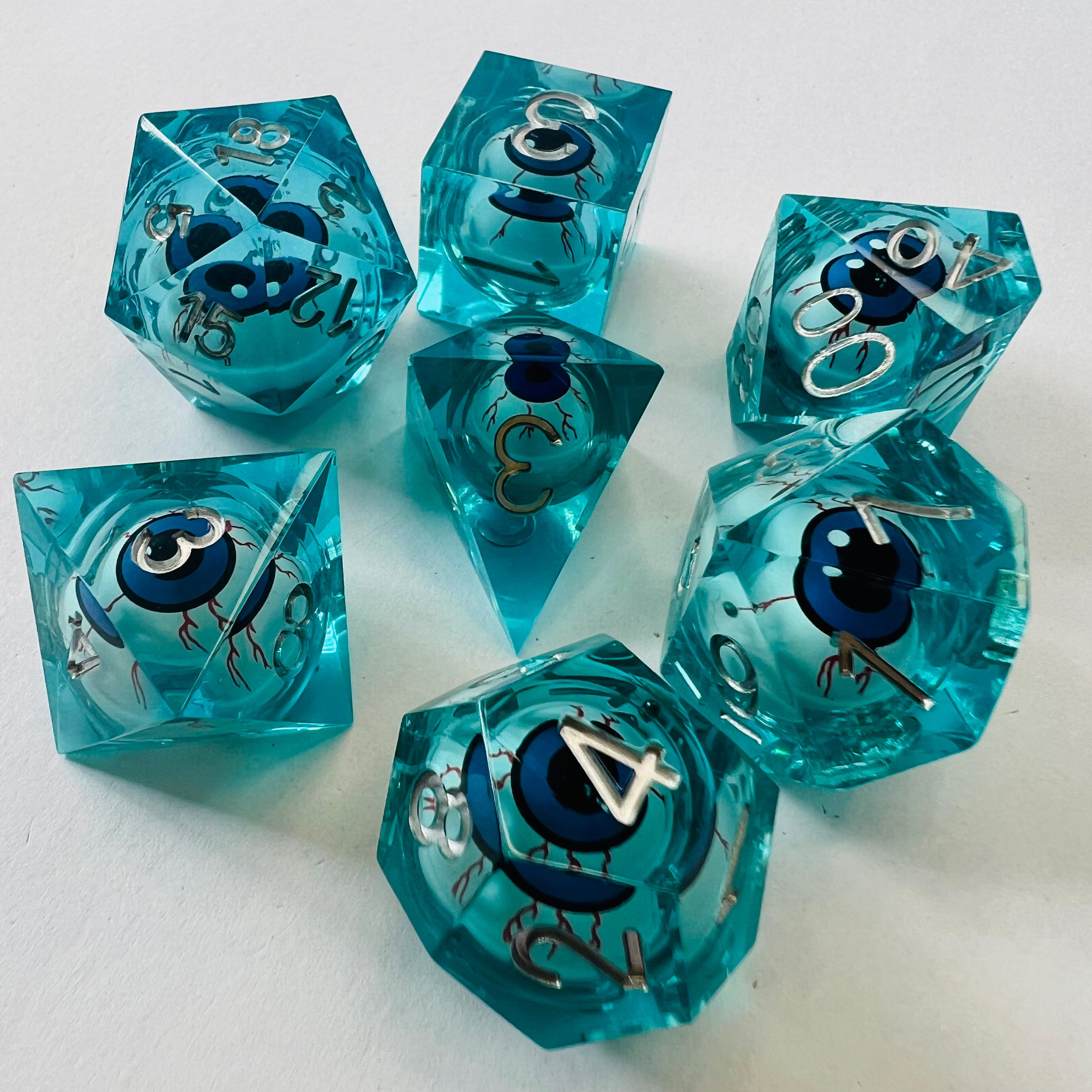 Custom Logo Resin Polyhedral 16Mm Demon Eye Moving Dungeons and Dragons Role Playing Table Games Moving Dragon Eye Dice Product