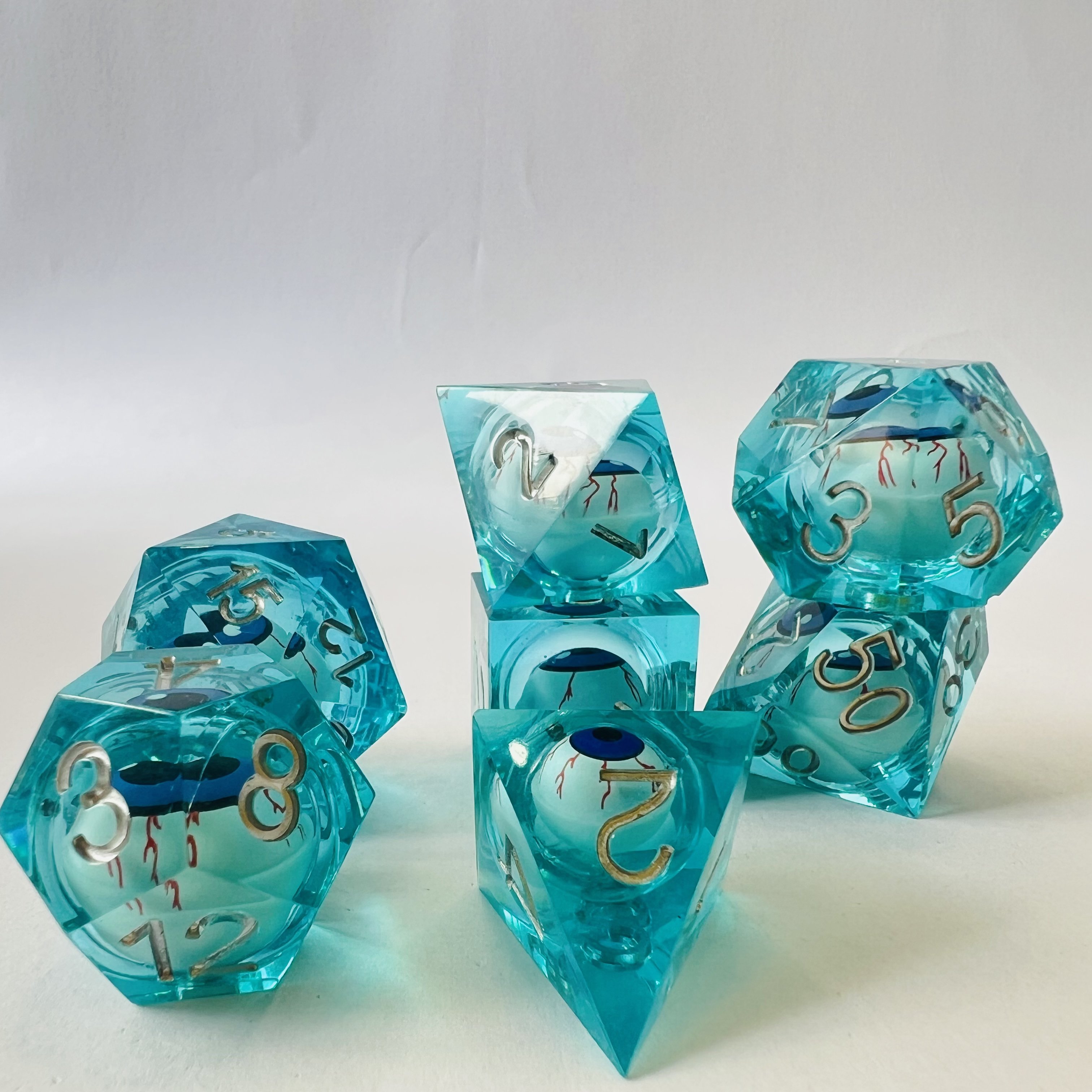 Custom Logo Resin Polyhedral 16Mm Demon Eye Moving Dungeons and Dragons Role Playing Table Games Moving Dragon Eye Dice Product